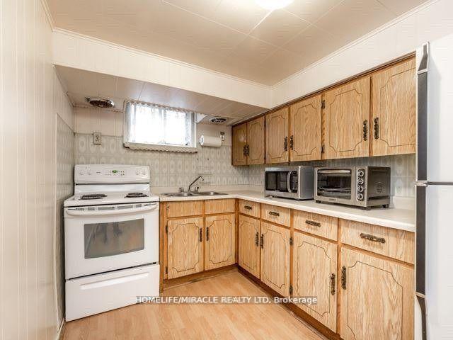 Photo 2 of 31 Kilgreggan Crescent, Scarborough, Bendale — HOMEH