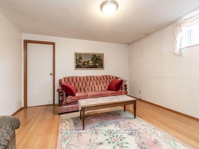 Photo 5 of 31 Kilgreggan Crescent, Scarborough, Bendale — HOMEH