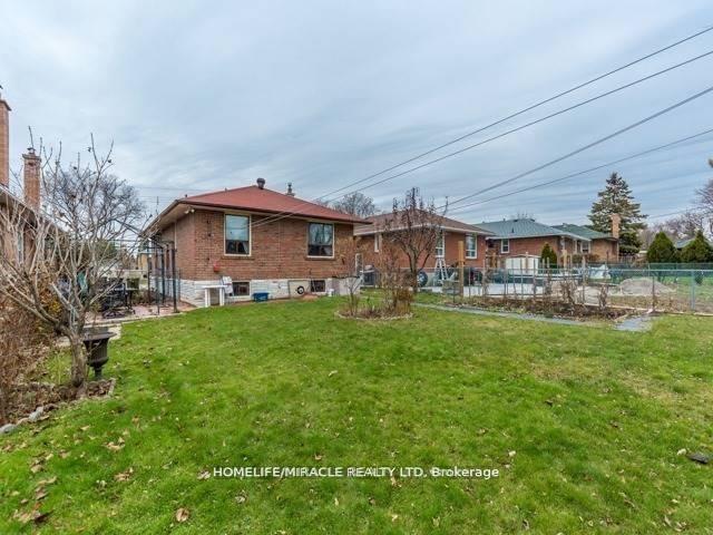Photo 6 of 31 Kilgreggan Crescent, Scarborough, Bendale — HOMEH