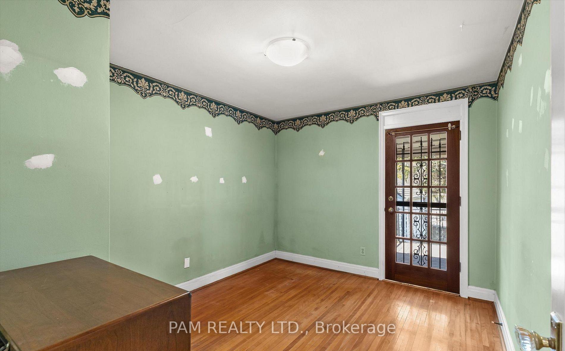 Photo 10 of 42 Parklea Drive, Toronto, Leaside — HOMEH
