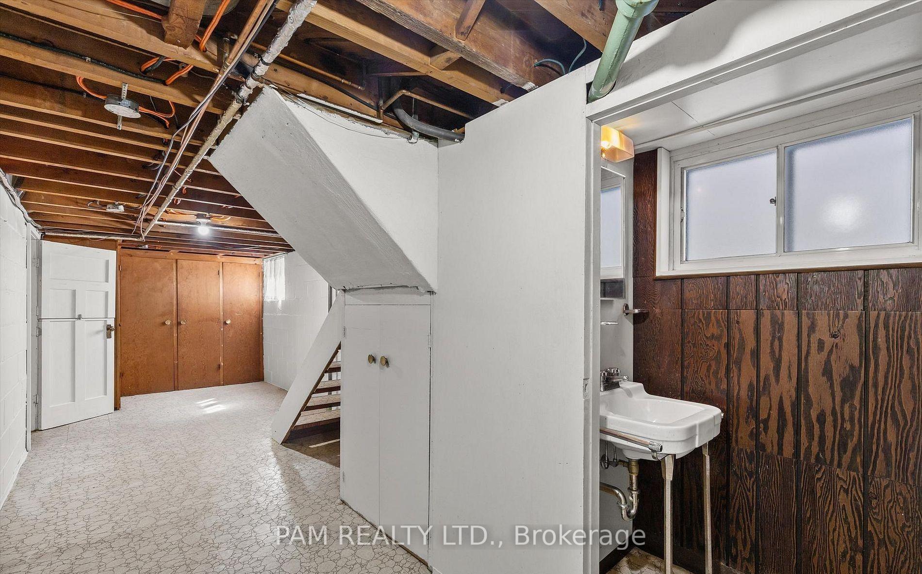 Photo 13 of 42 Parklea Drive, Toronto, Leaside — HOMEH