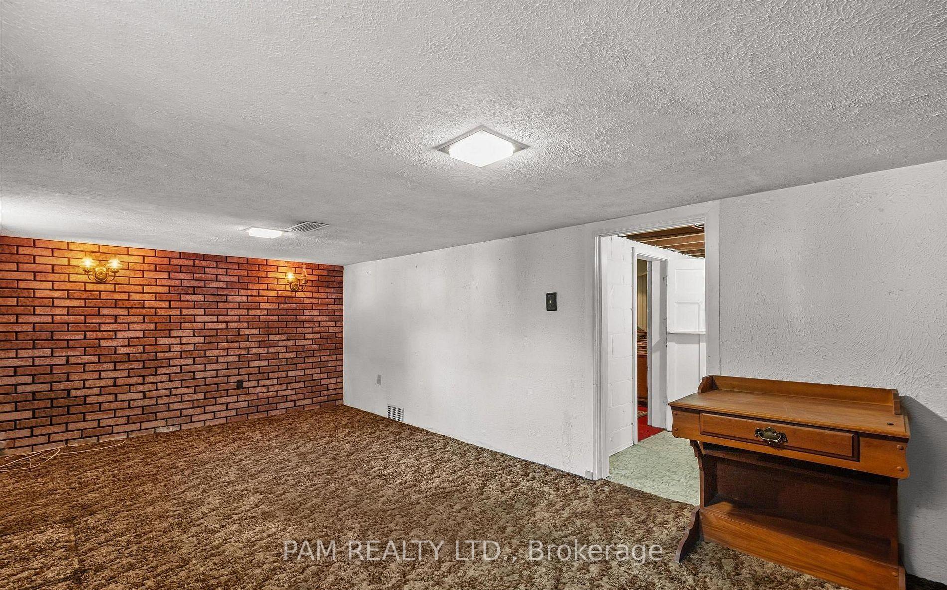 Photo 14 of 42 Parklea Drive, Toronto, Leaside — HOMEH