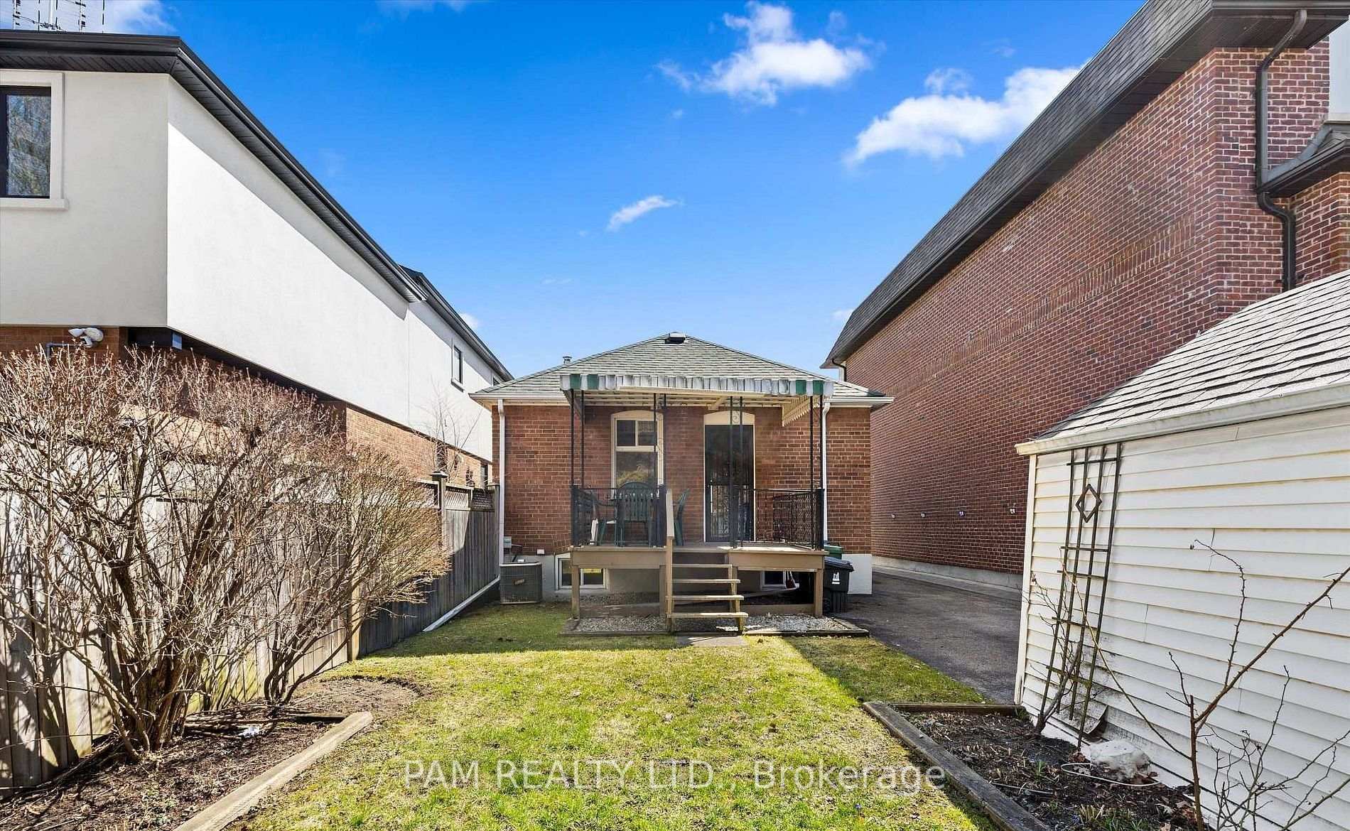 Photo 17 of 42 Parklea Drive, Toronto, Leaside — HOMEH