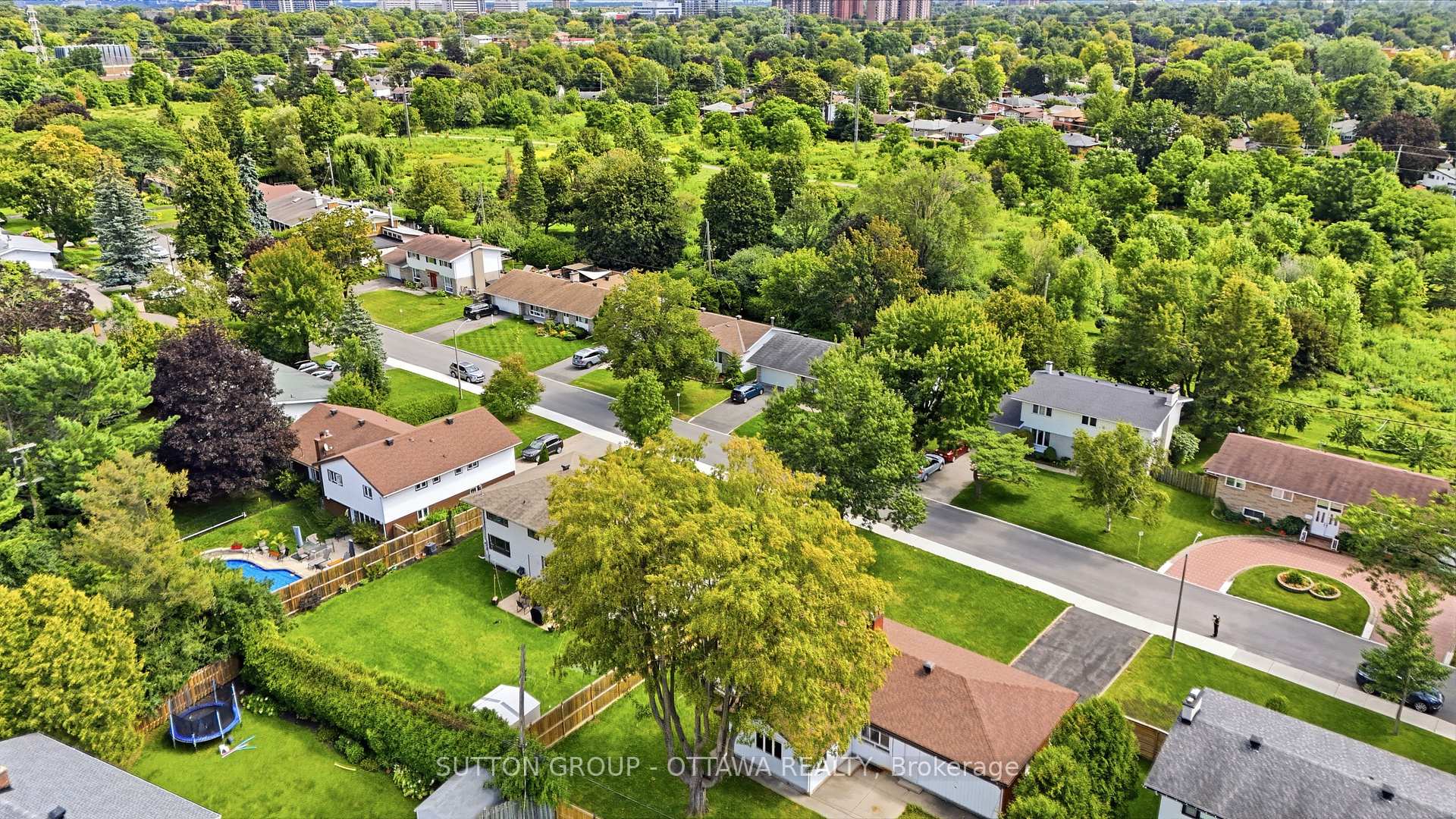 Photo 57 of 1981 Bel-Air Drive, Ottawa, Braemar Park — HOMEH