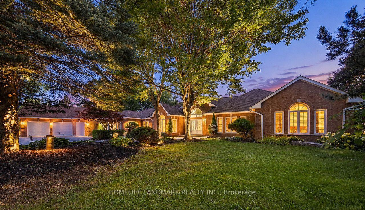 Photo 2 of 113 Offord Crescent, Aurora, Bayview Southeast — HOMEH