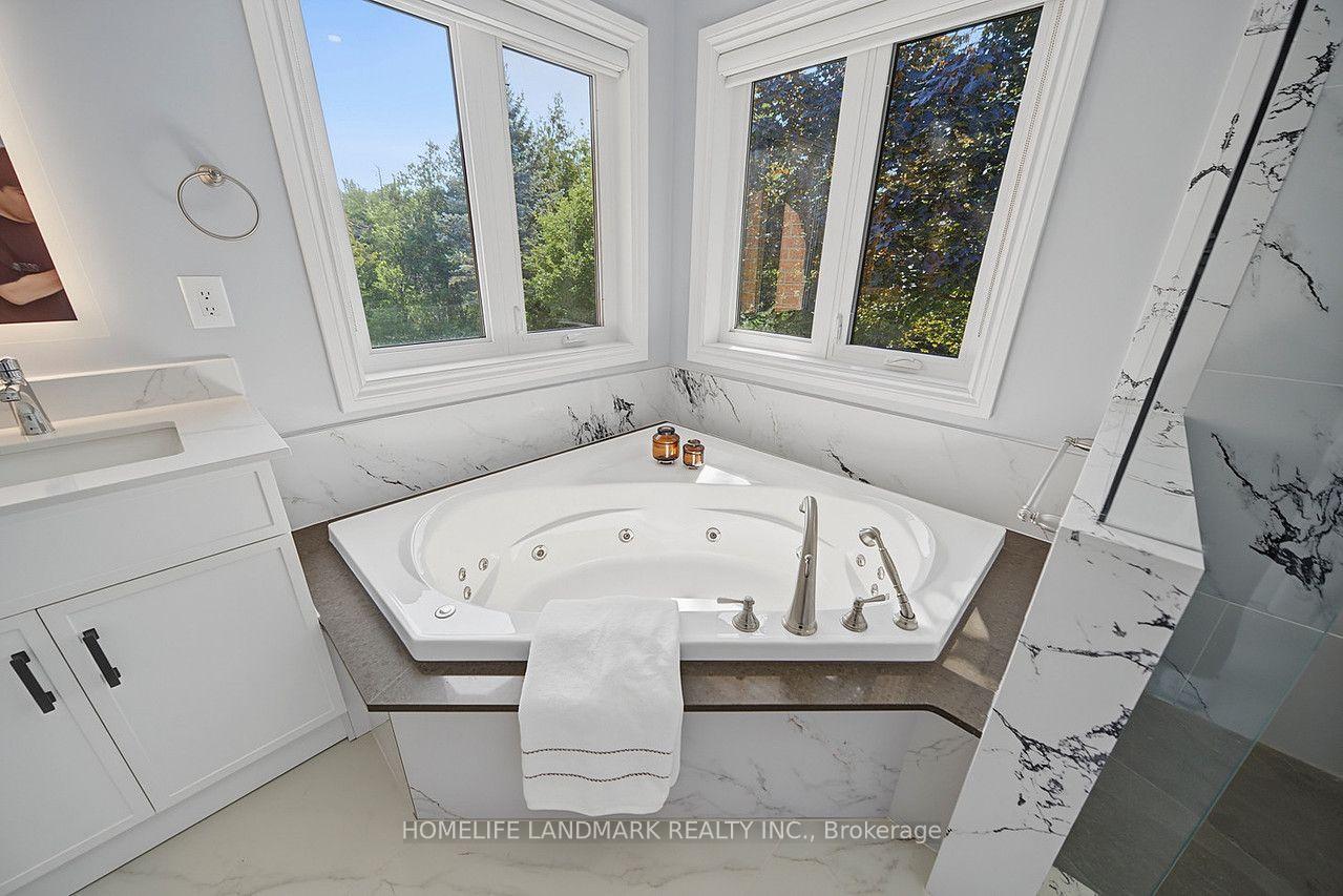 Photo 38 of 113 Offord Crescent, Aurora, Bayview Southeast — HOMEH