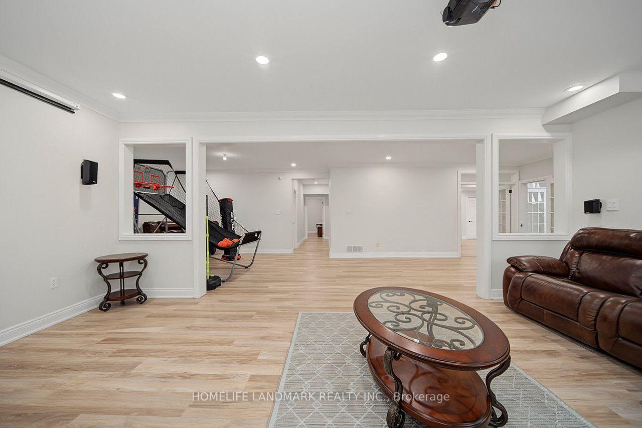 Photo 43 of 113 Offord Crescent, Aurora, Bayview Southeast — HOMEH