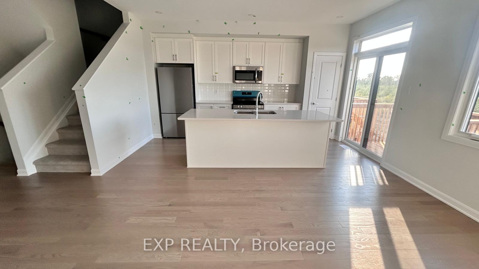 Photo 5 of 207 bankside Way, Ottawa, Barrhaven - Half Moon Bay — HOMEH