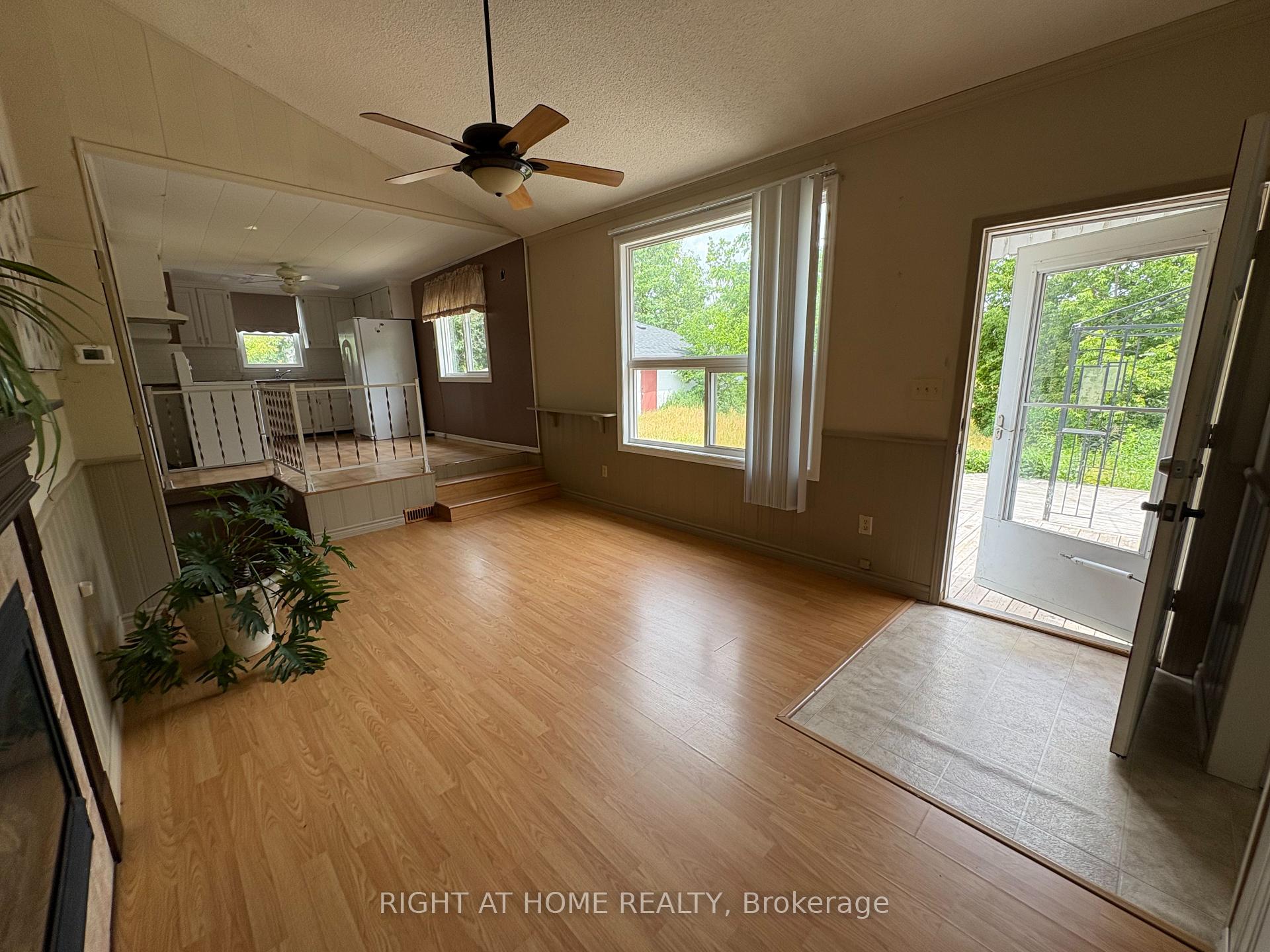 Photo 4 of 2591 Trulls Road, Clarington, Courtice — HOMEH