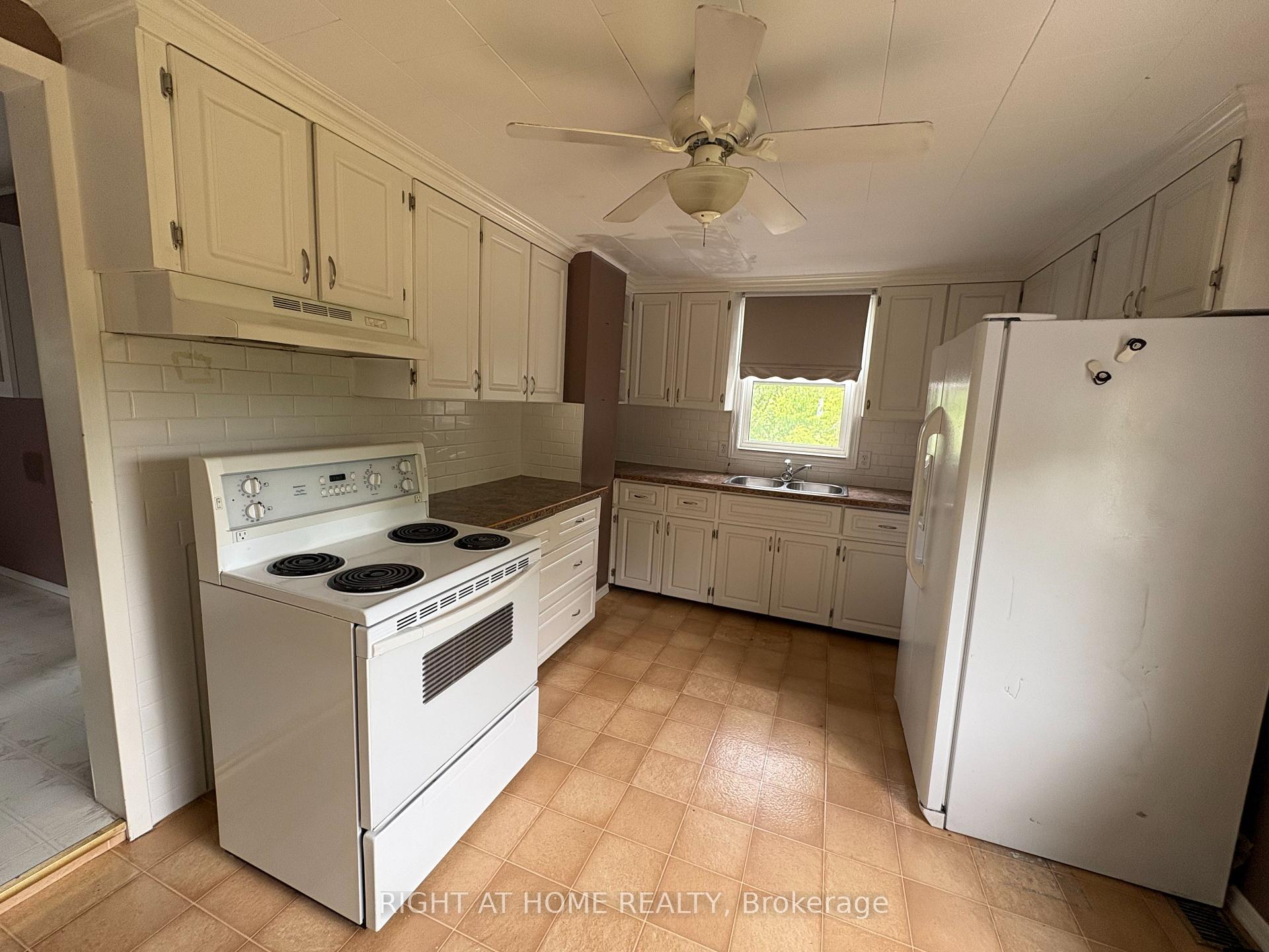 Photo 5 of 2591 Trulls Road, Clarington, Courtice — HOMEH