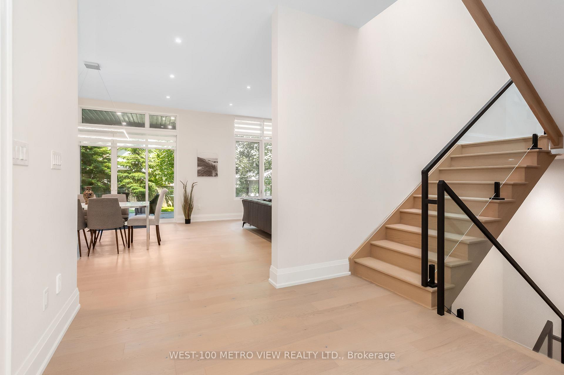Photo 5 of 245 Bronte Road, Oakville, Bronte — HOMEH