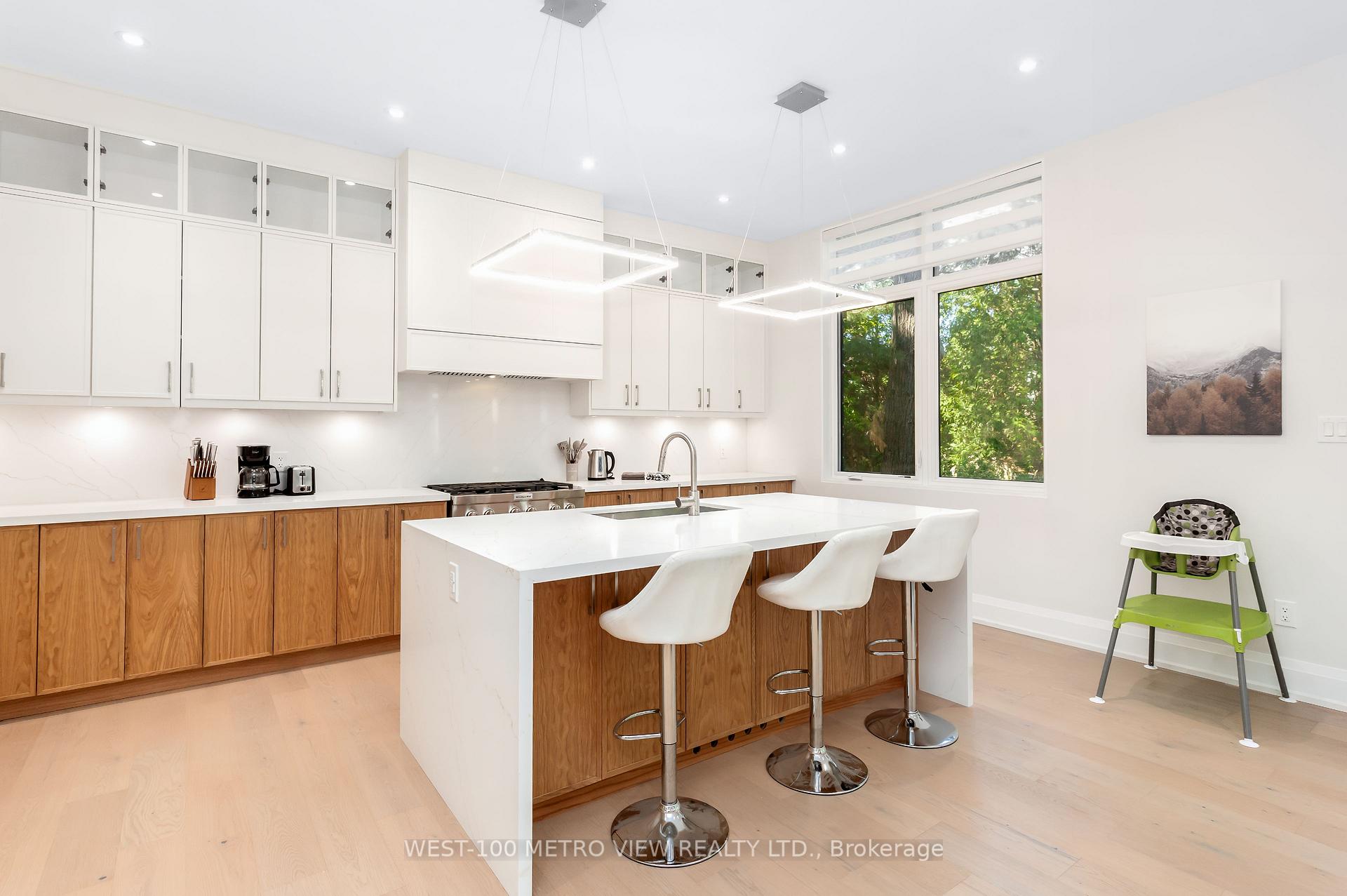 Photo 12 of 245 Bronte Road, Oakville, Bronte — HOMEH
