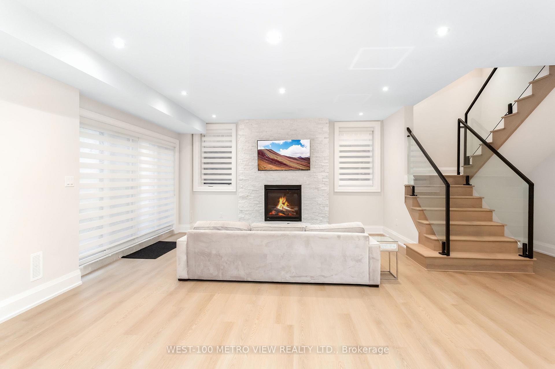 Photo 34 of 245 Bronte Road, Oakville, Bronte — HOMEH