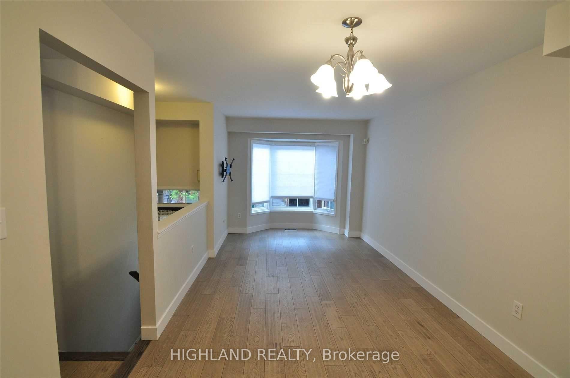 Photo 2 of Unit 18, 1168 Arena Road, Mississauga, Applewood — HOMEH