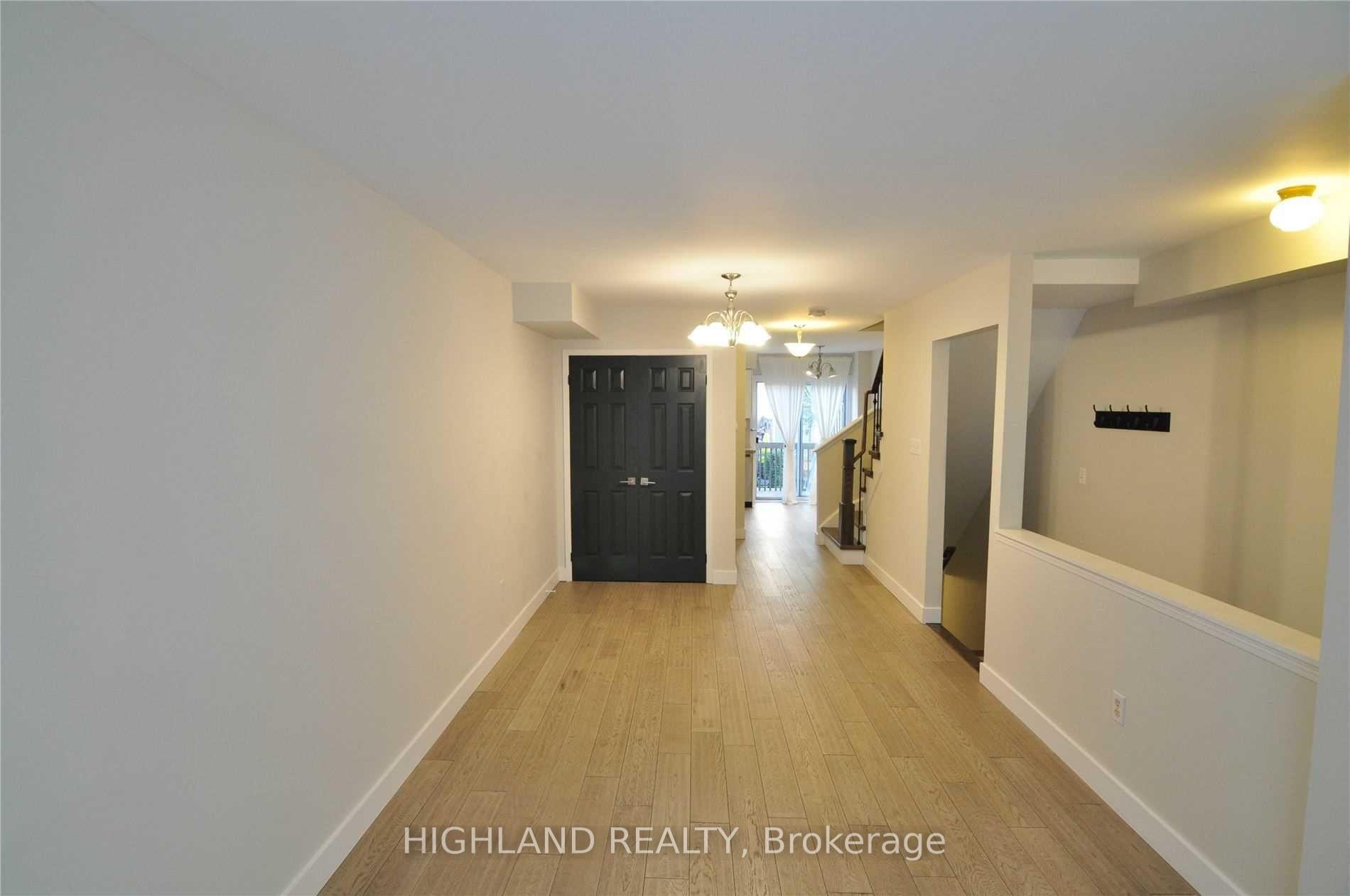 Photo 3 of Unit 18, 1168 Arena Road, Mississauga, Applewood — HOMEH