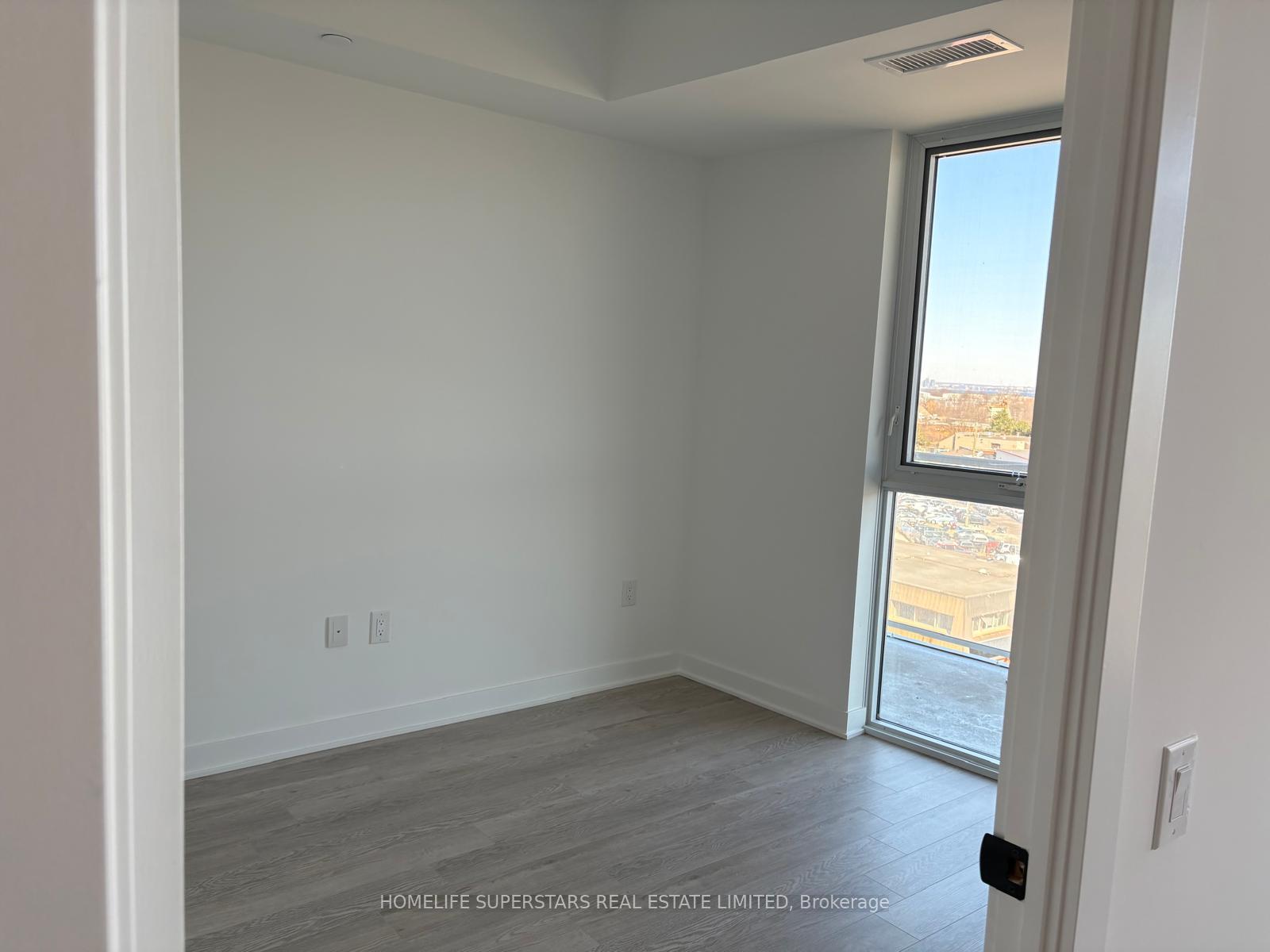 Photo 8 of Unit 215, 2782 Barton Street E, Hamilton, Riverdale — HOMEH
