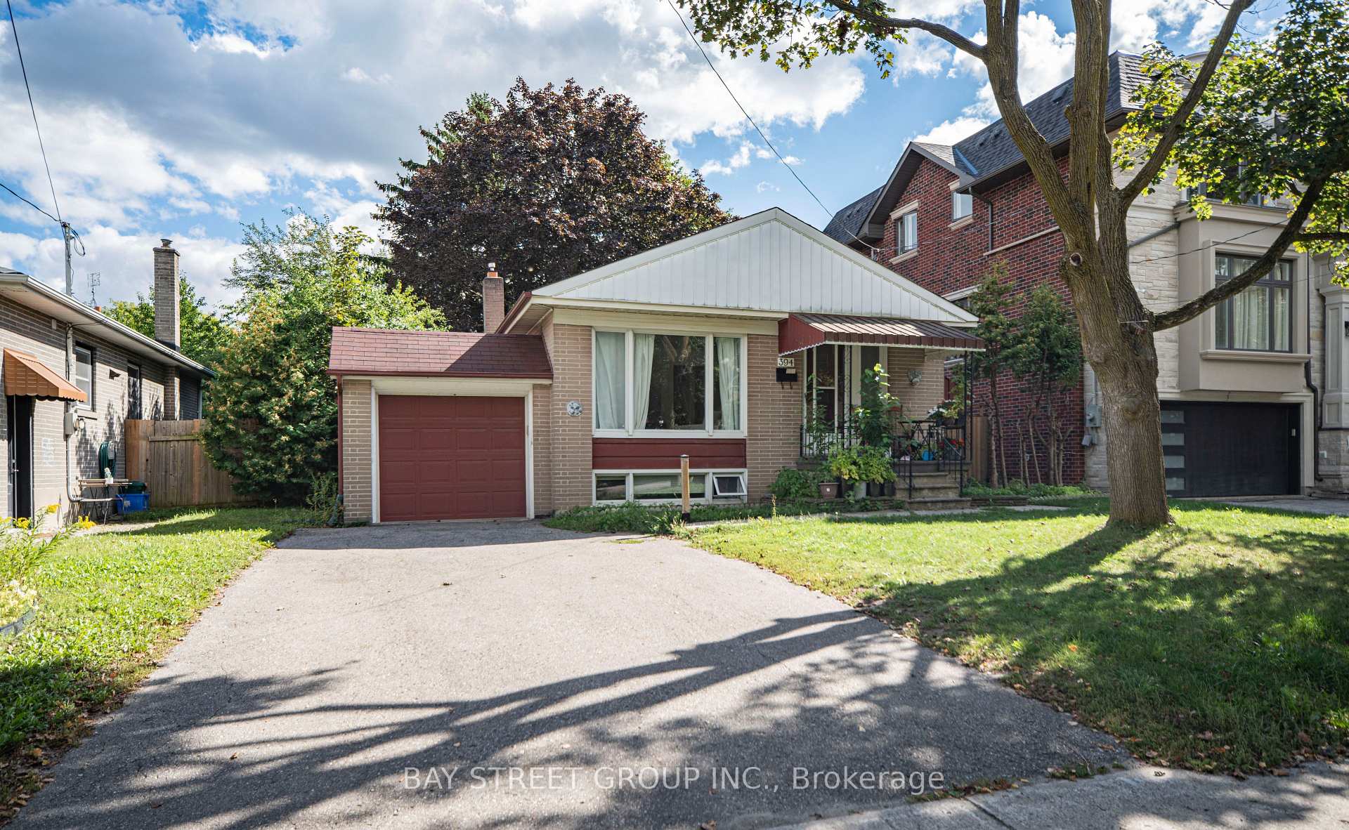Photo of Unit Lower, 394 Centre Street E
