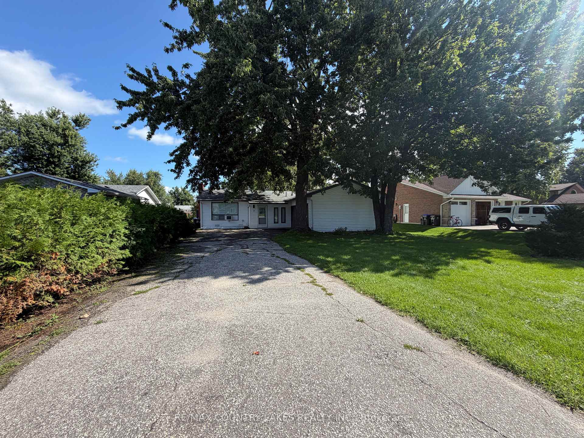Photo 3 of 7 Willow Crescent, Ramara, Rural Ramara — HOMEH