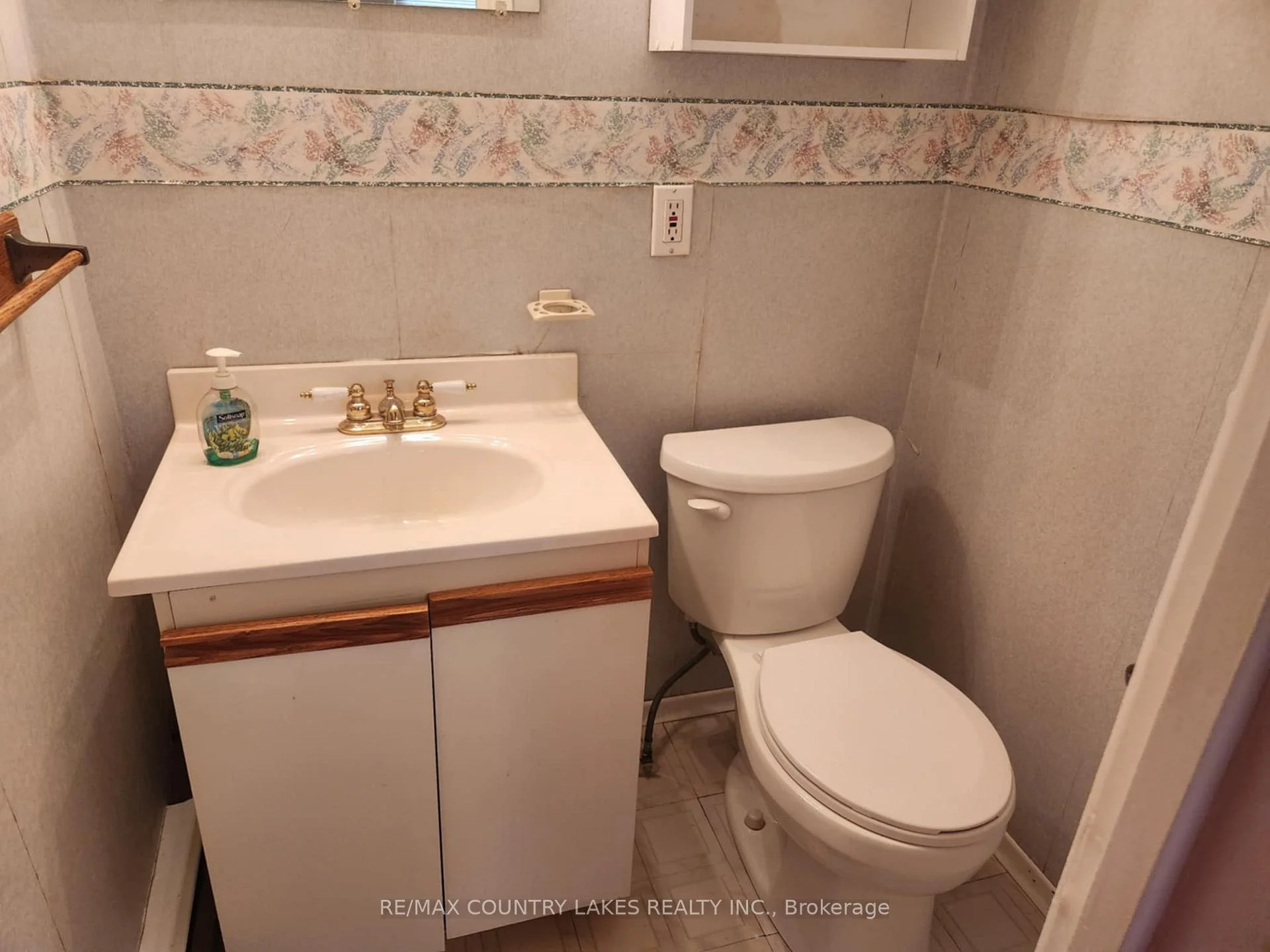 Photo 18 of 7 Willow Crescent, Ramara, Rural Ramara — HOMEH
