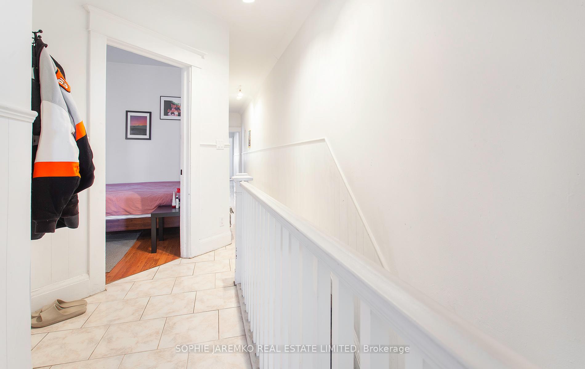 Photo 5 of 2102A Dundas Street W, Toronto, Roncesvalles — HOMEH