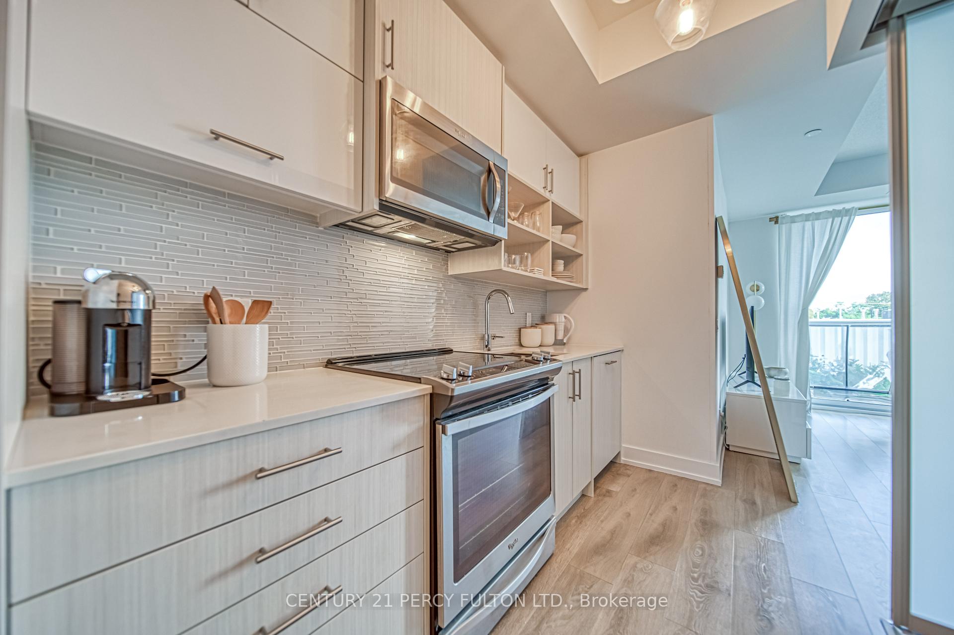 Photo 5 of Unit 312, 128 Fairview Mall Drive, North York, Willowdale East — HOMEH
