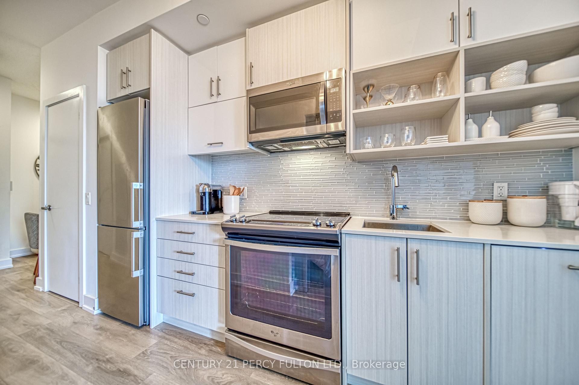 Photo 6 of Unit 312, 128 Fairview Mall Drive, North York, Willowdale East — HOMEH