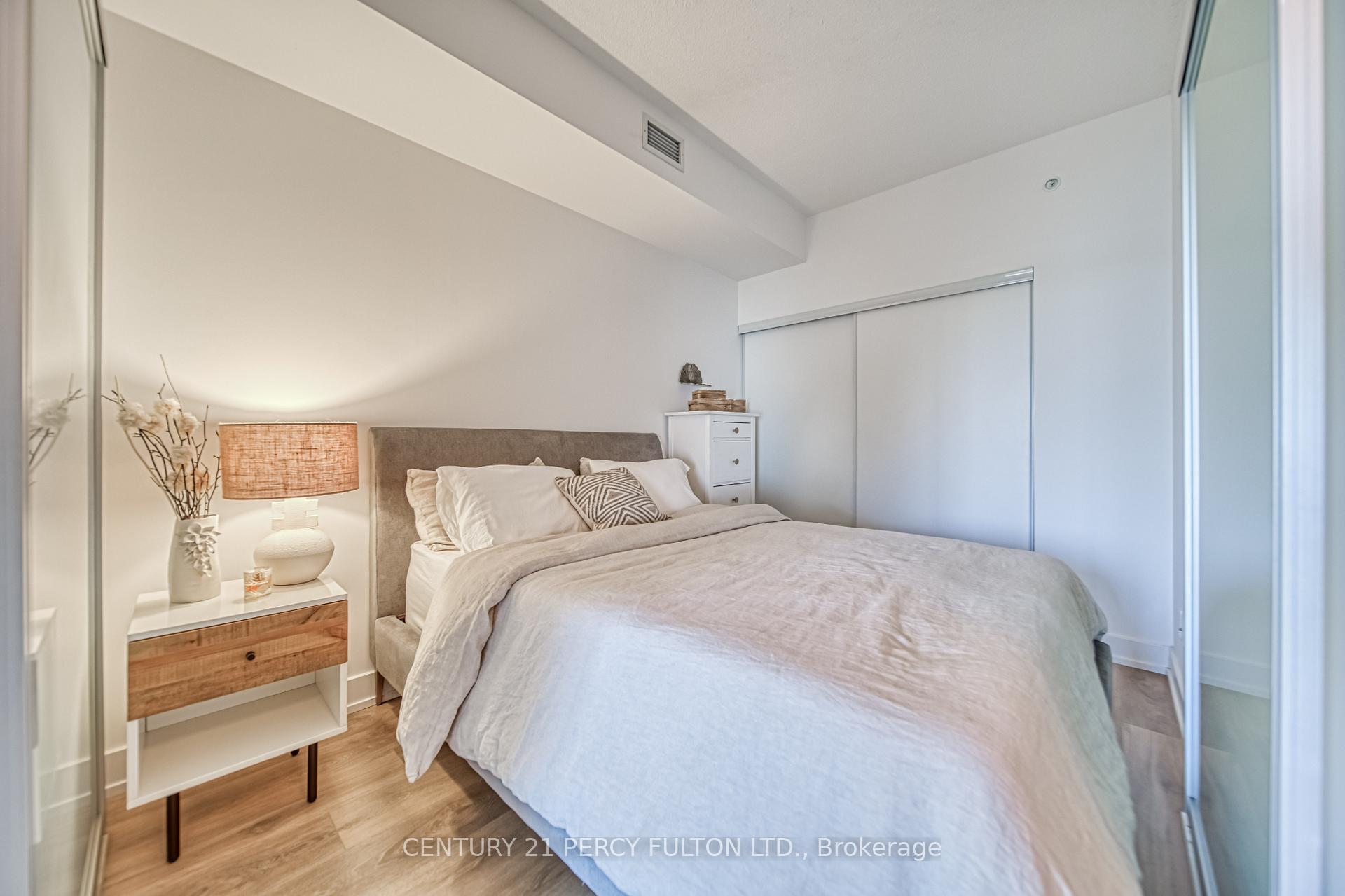 Photo 10 of Unit 312, 128 Fairview Mall Drive, North York, Willowdale East — HOMEH