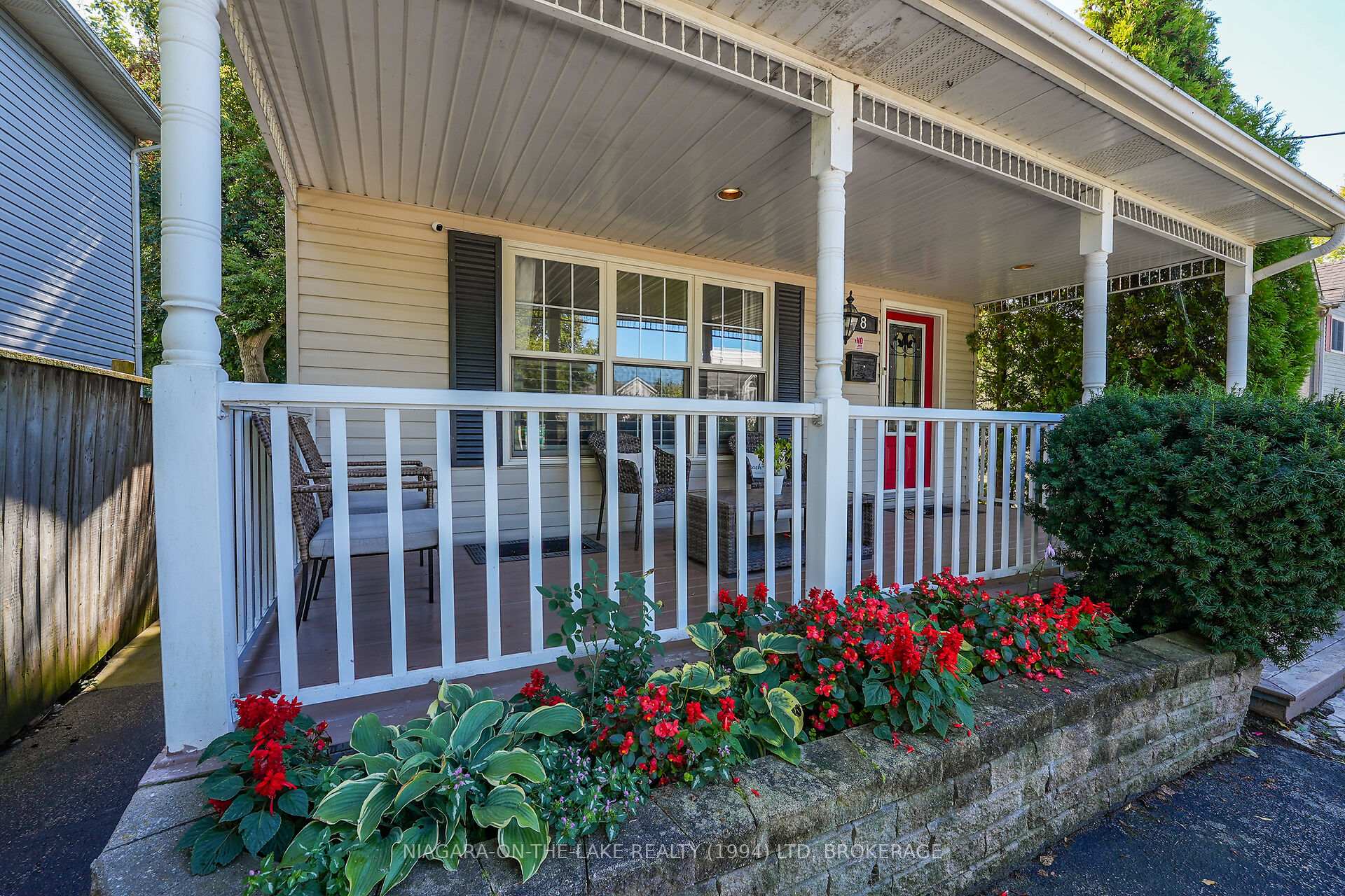 Photo 4 of 8 Lakeside Drive, St. Catharines, Port Weller — HOMEH