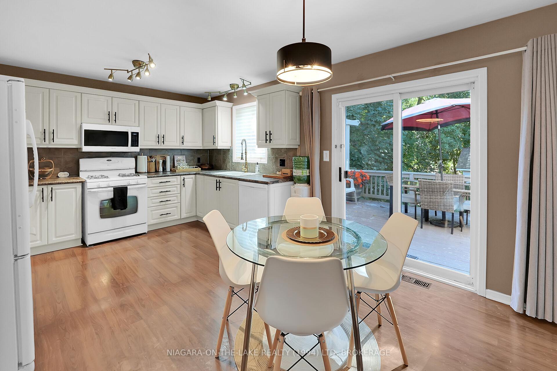 Photo 12 of 8 Lakeside Drive, St. Catharines, Port Weller — HOMEH