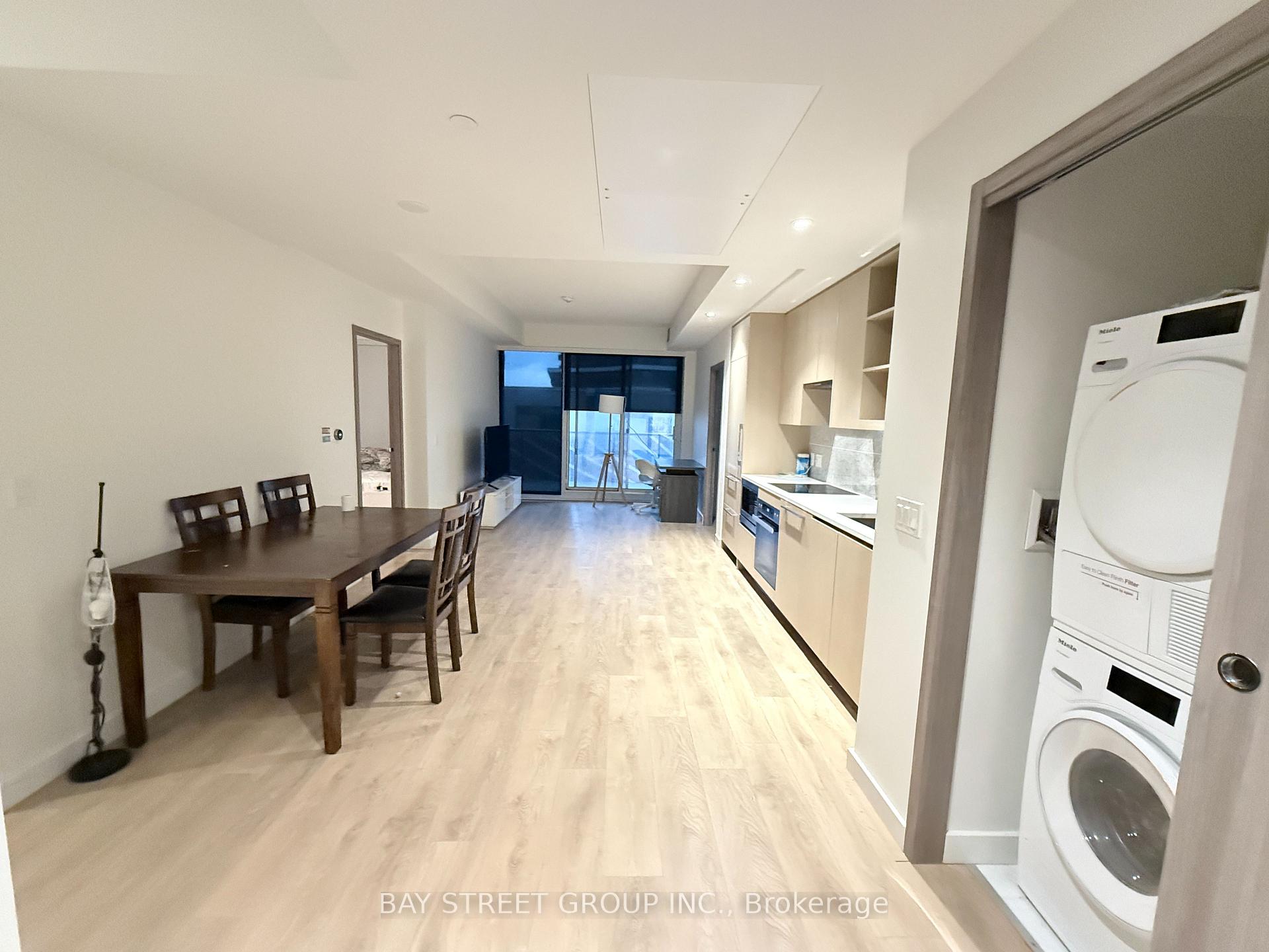 Photo 2 of Unit 507, 85 Mcmahon Drive, North York, Bayview Village — HOMEH