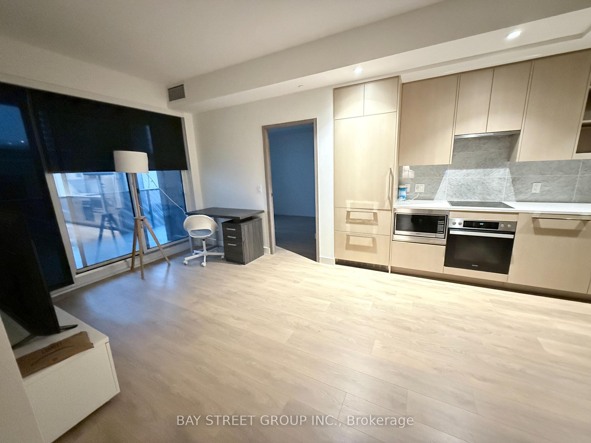 Photo 3 of Unit 507, 85 Mcmahon Drive, North York, Bayview Village — HOMEH