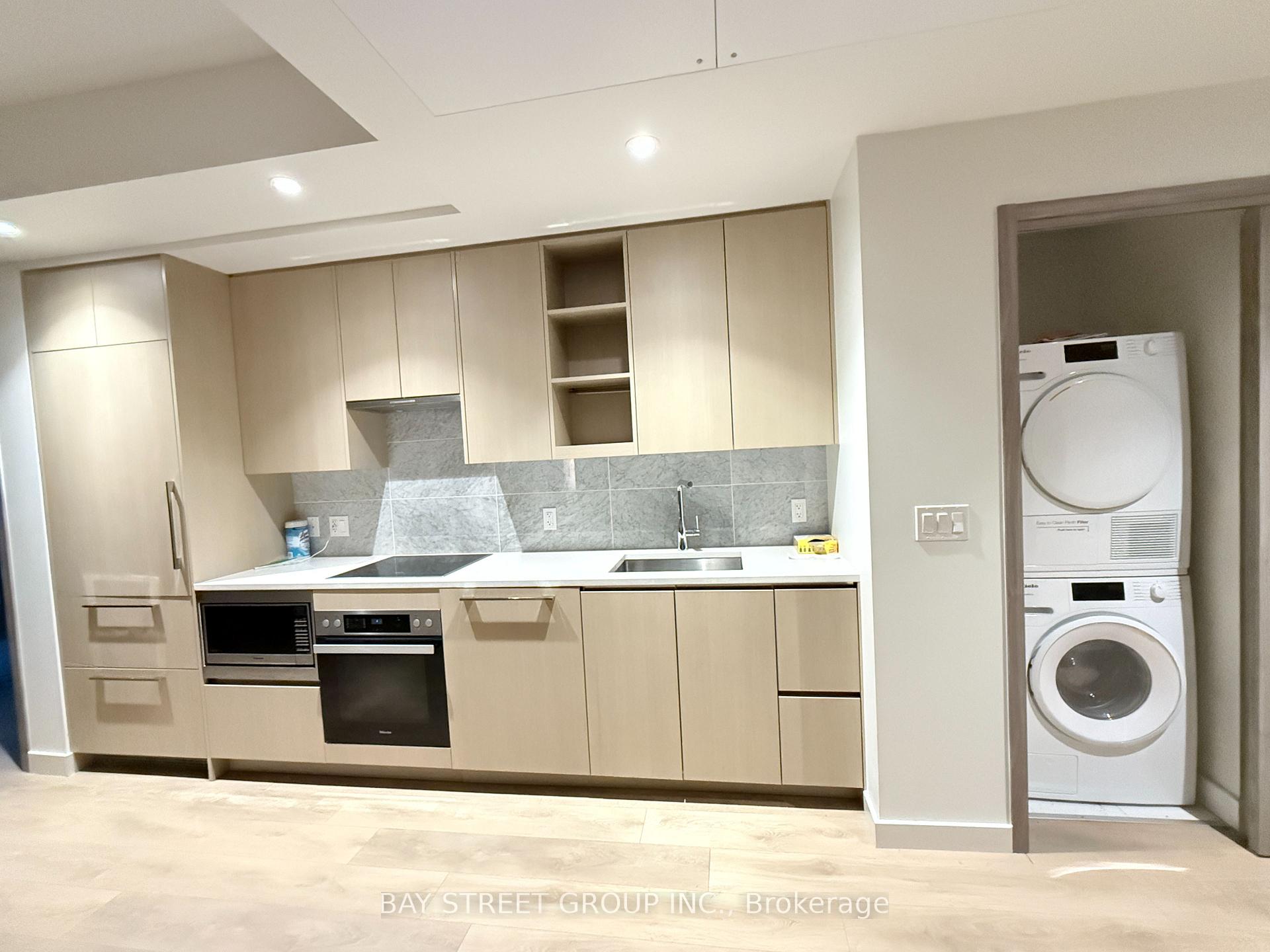 Photo 4 of Unit 507, 85 Mcmahon Drive, North York, Bayview Village — HOMEH