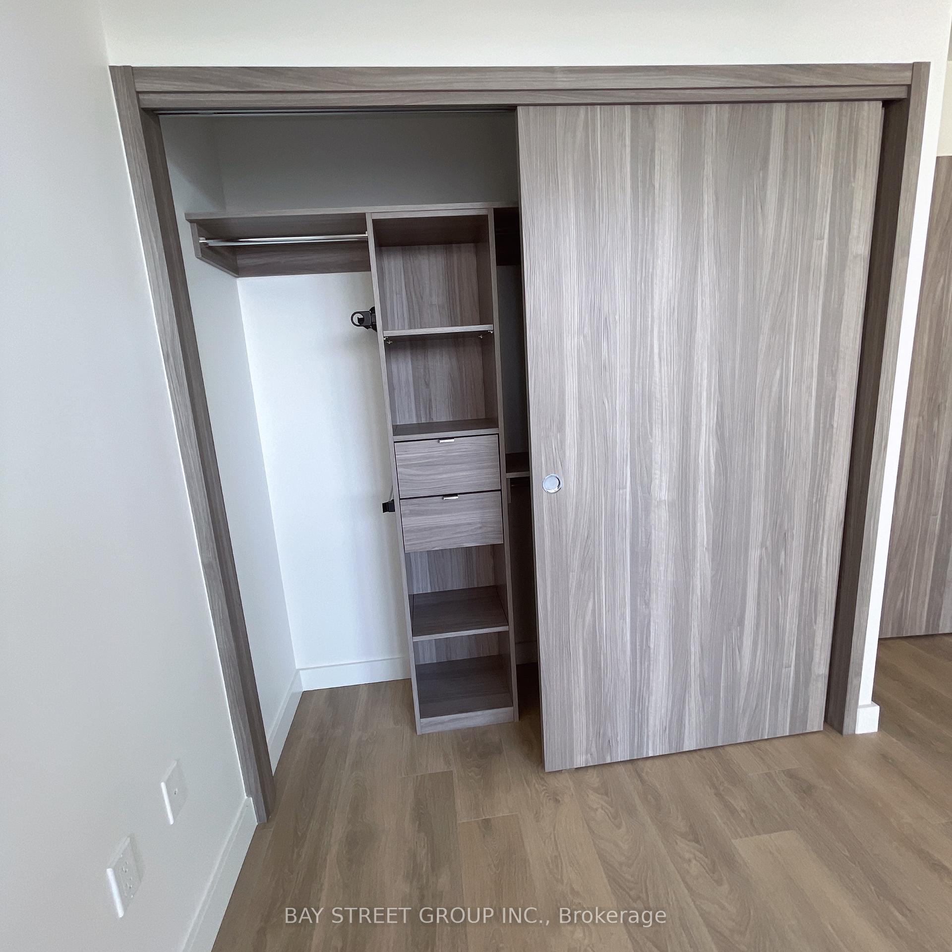 Photo 8 of Unit 507, 85 Mcmahon Drive, North York, Bayview Village — HOMEH