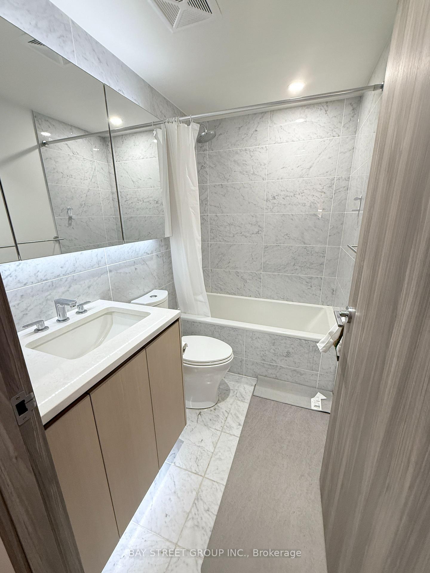 Photo 9 of Unit 507, 85 Mcmahon Drive, North York, Bayview Village — HOMEH