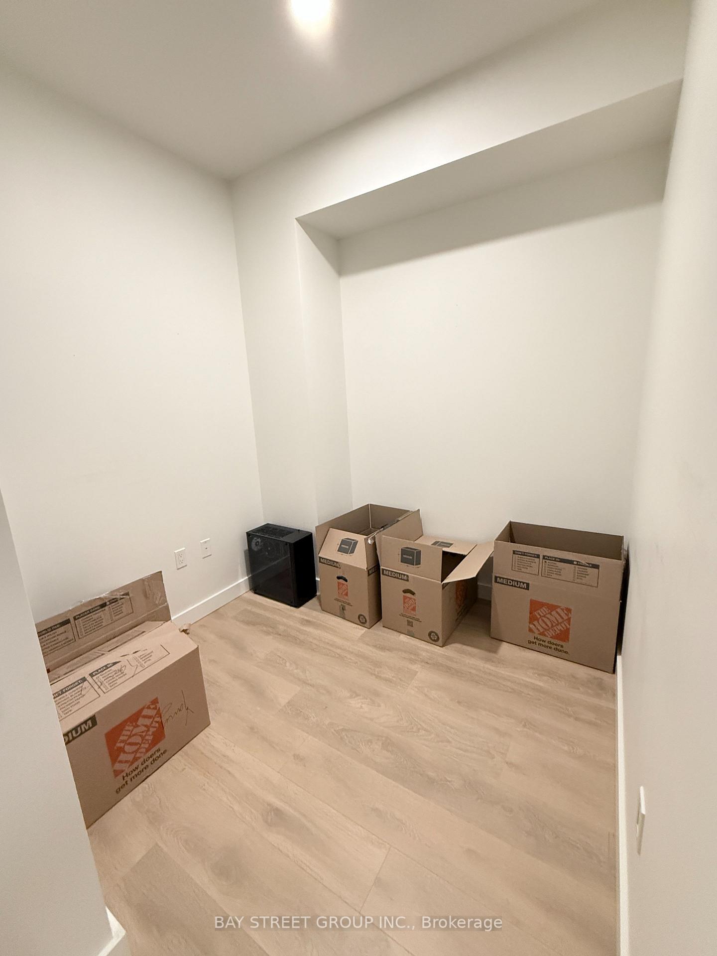 Photo 12 of Unit 507, 85 Mcmahon Drive, North York, Bayview Village — HOMEH