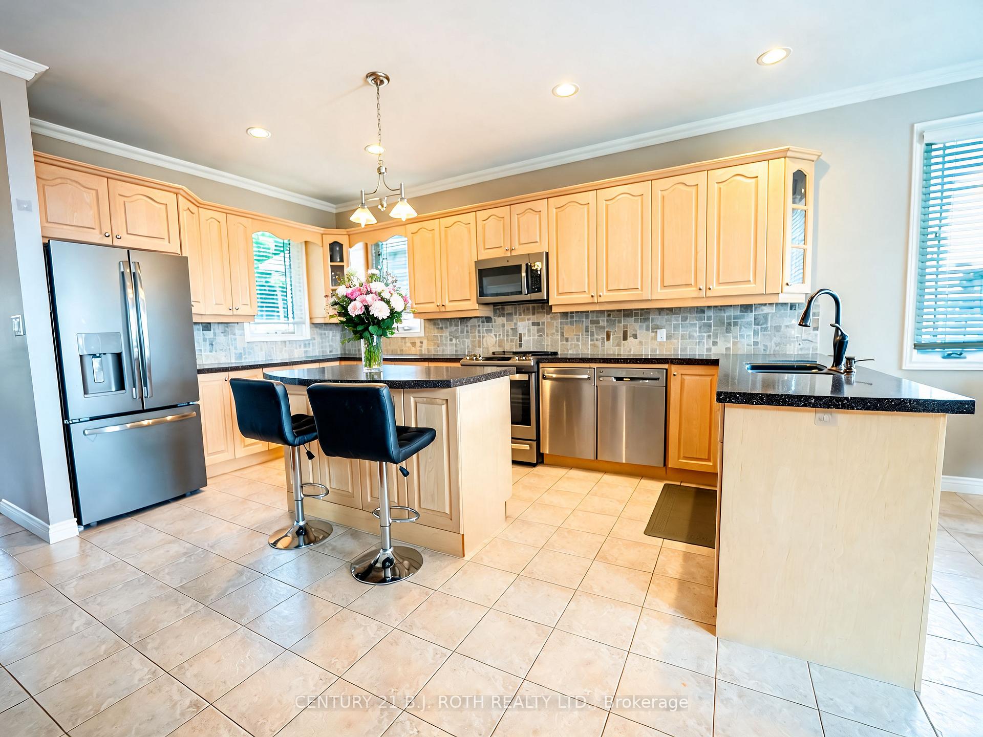 Photo 6 of 6 Mapleview Place, North Bay, Airport — HOMEH