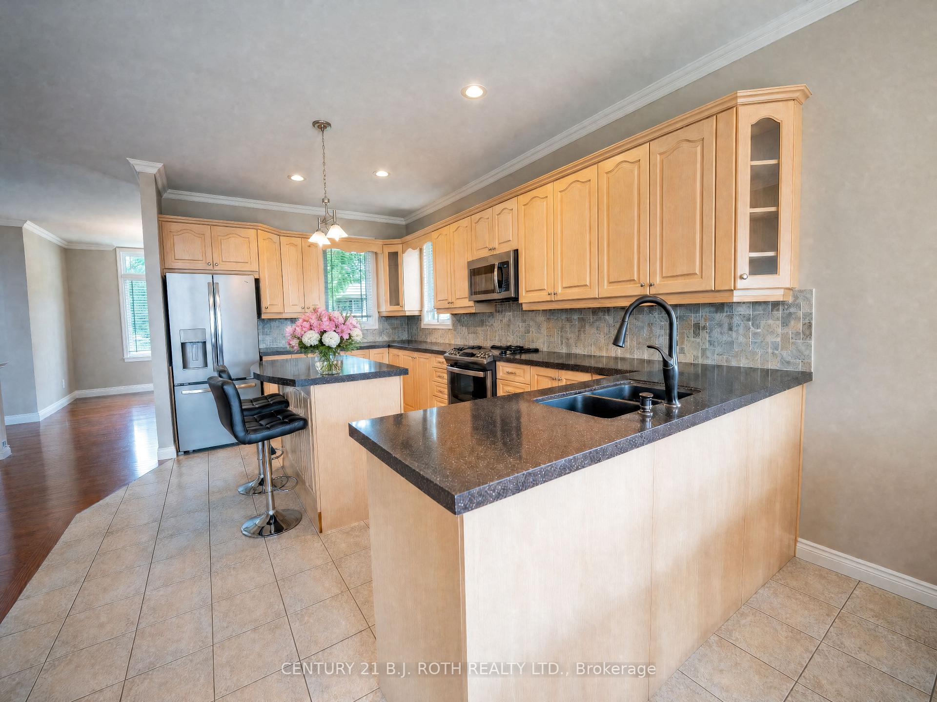 Photo 7 of 6 Mapleview Place, North Bay, Airport — HOMEH