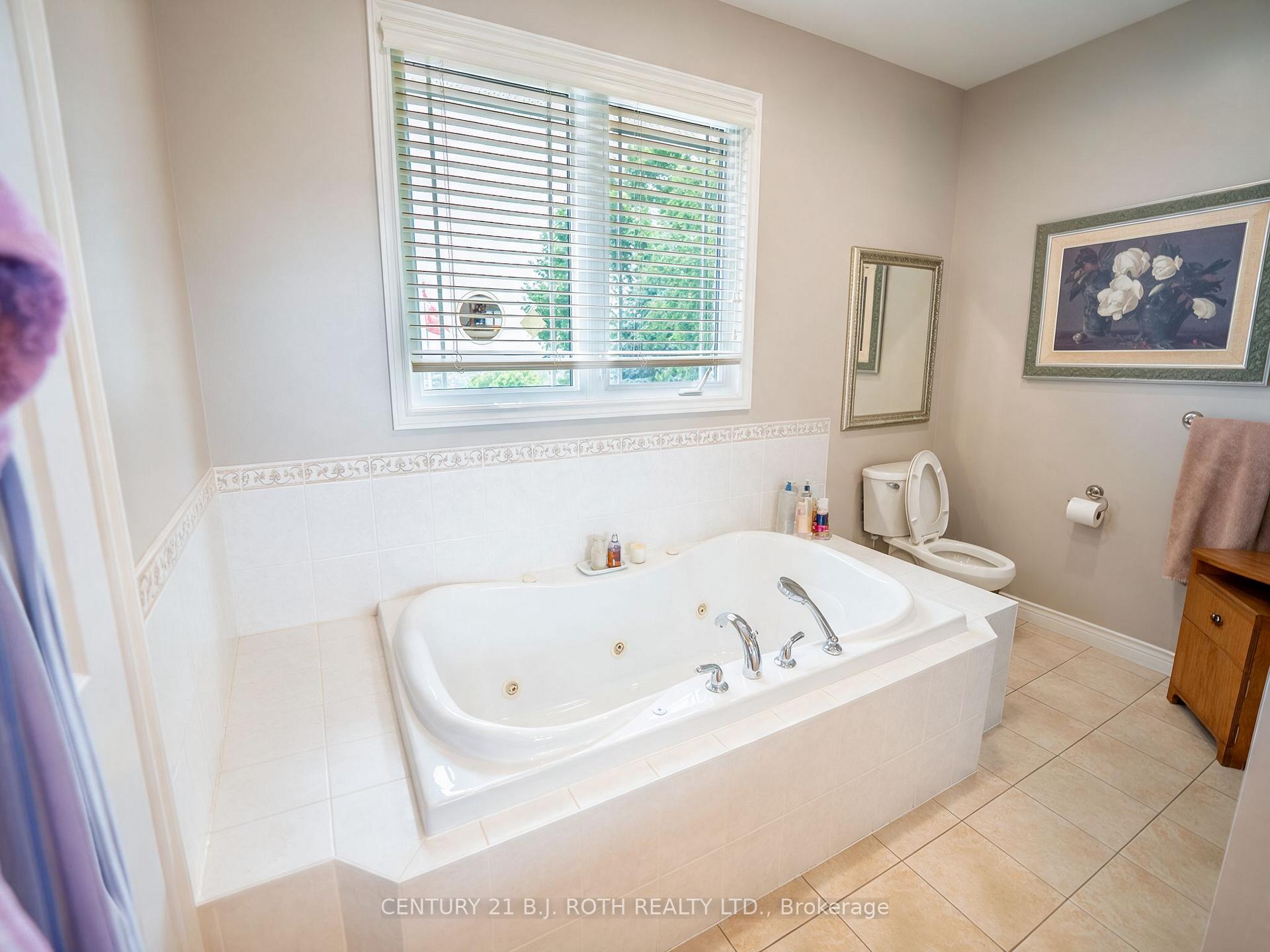 Photo 16 of 6 Mapleview Place, North Bay, Airport — HOMEH
