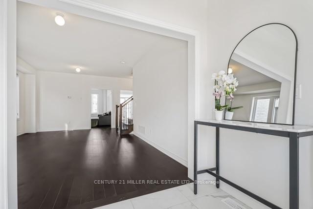 Photo 4 of 1473 Davis Loop, Innisfil, Lefroy — HOMEH