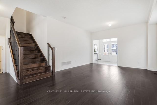 Photo 5 of 1473 Davis Loop, Innisfil, Lefroy — HOMEH
