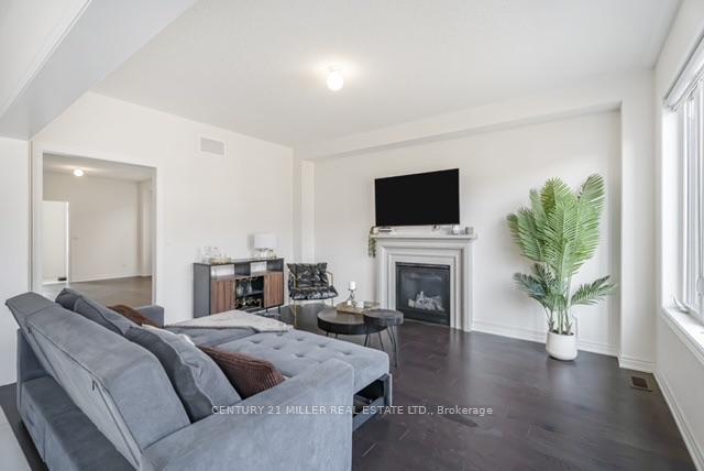 Photo 7 of 1473 Davis Loop, Innisfil, Lefroy — HOMEH