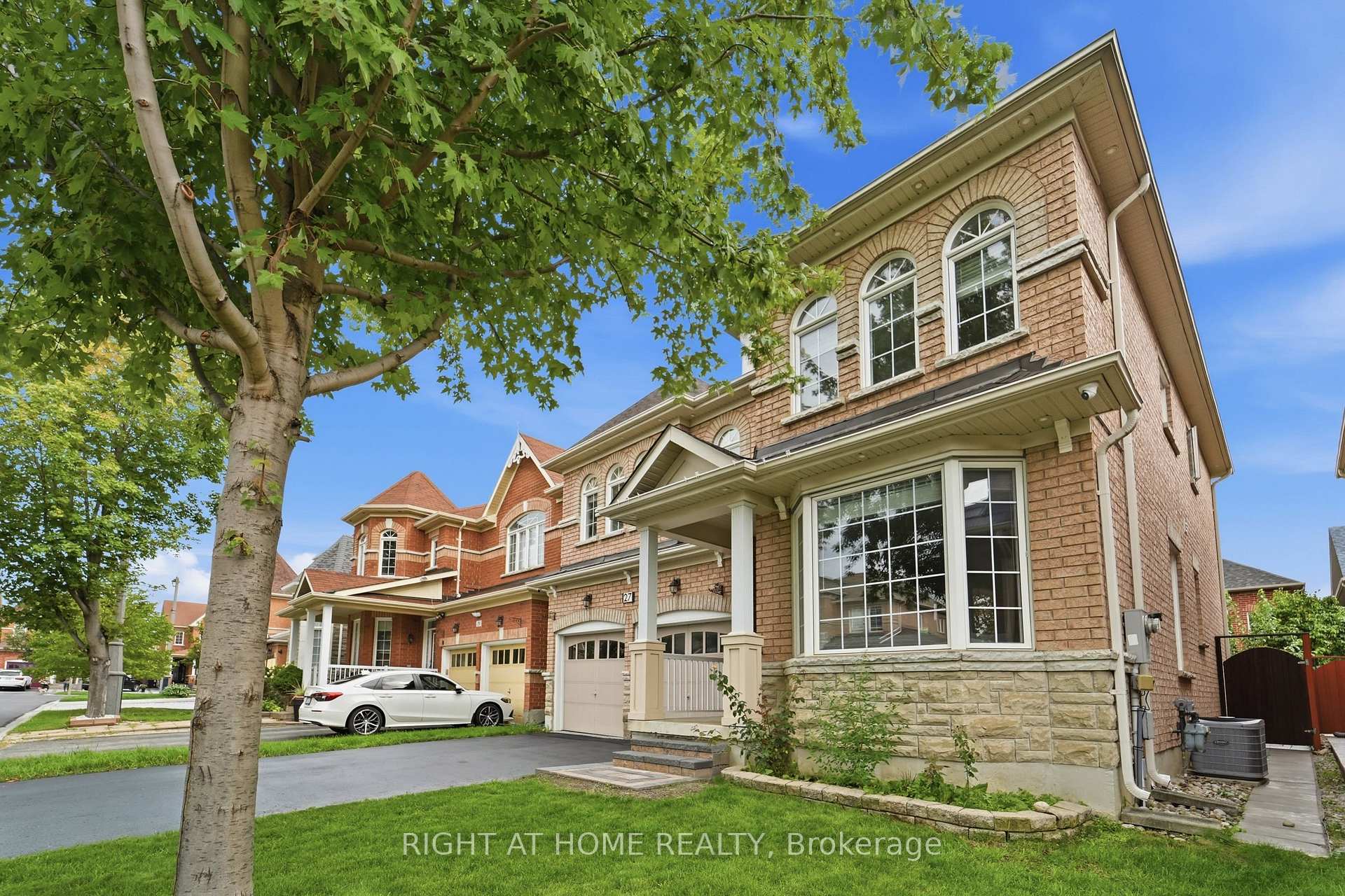 Photo 2 of 27 Hawkweed Manor, Markham, Box Grove — HOMEH
