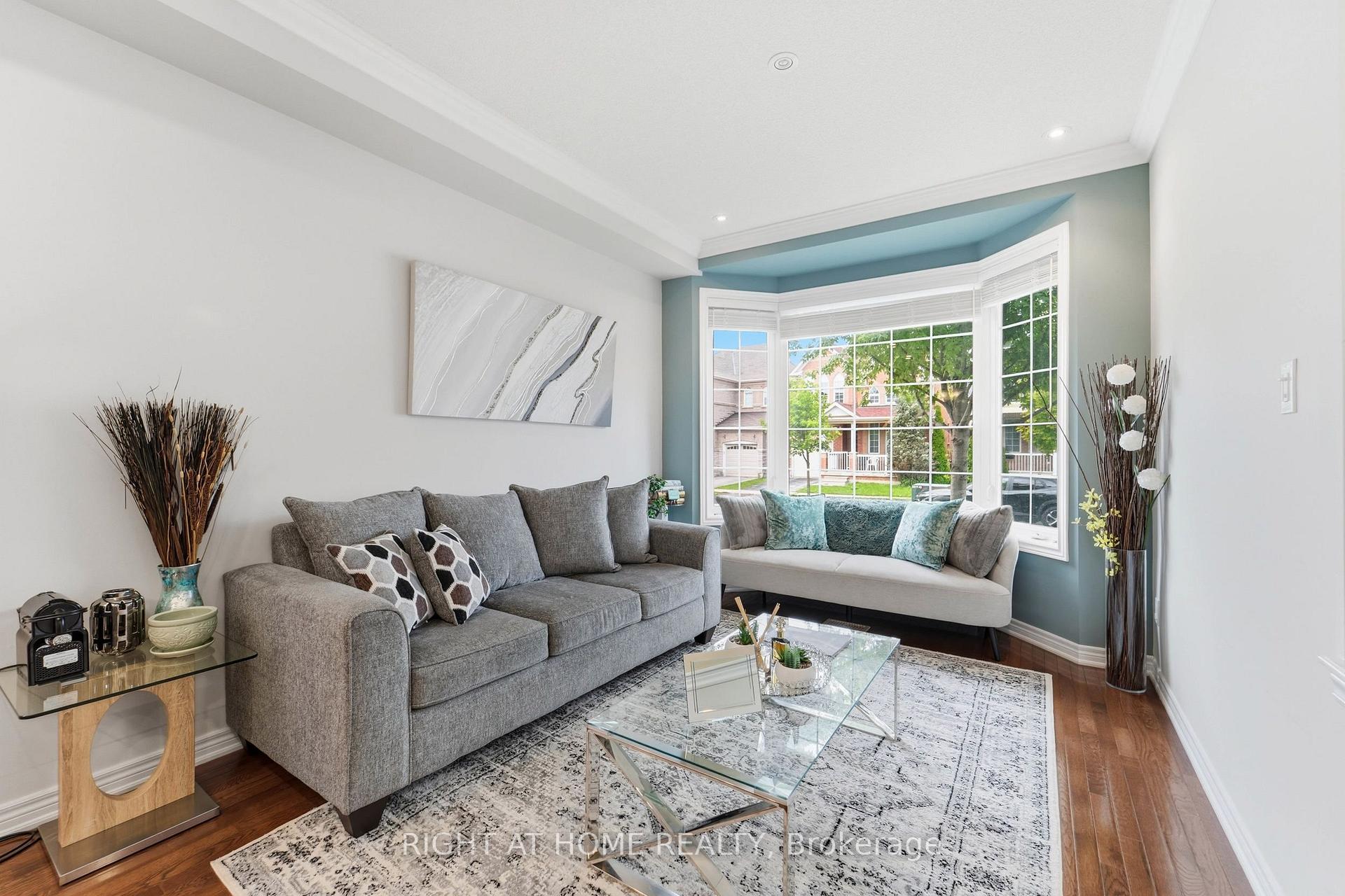 Photo 7 of 27 Hawkweed Manor, Markham, Box Grove — HOMEH