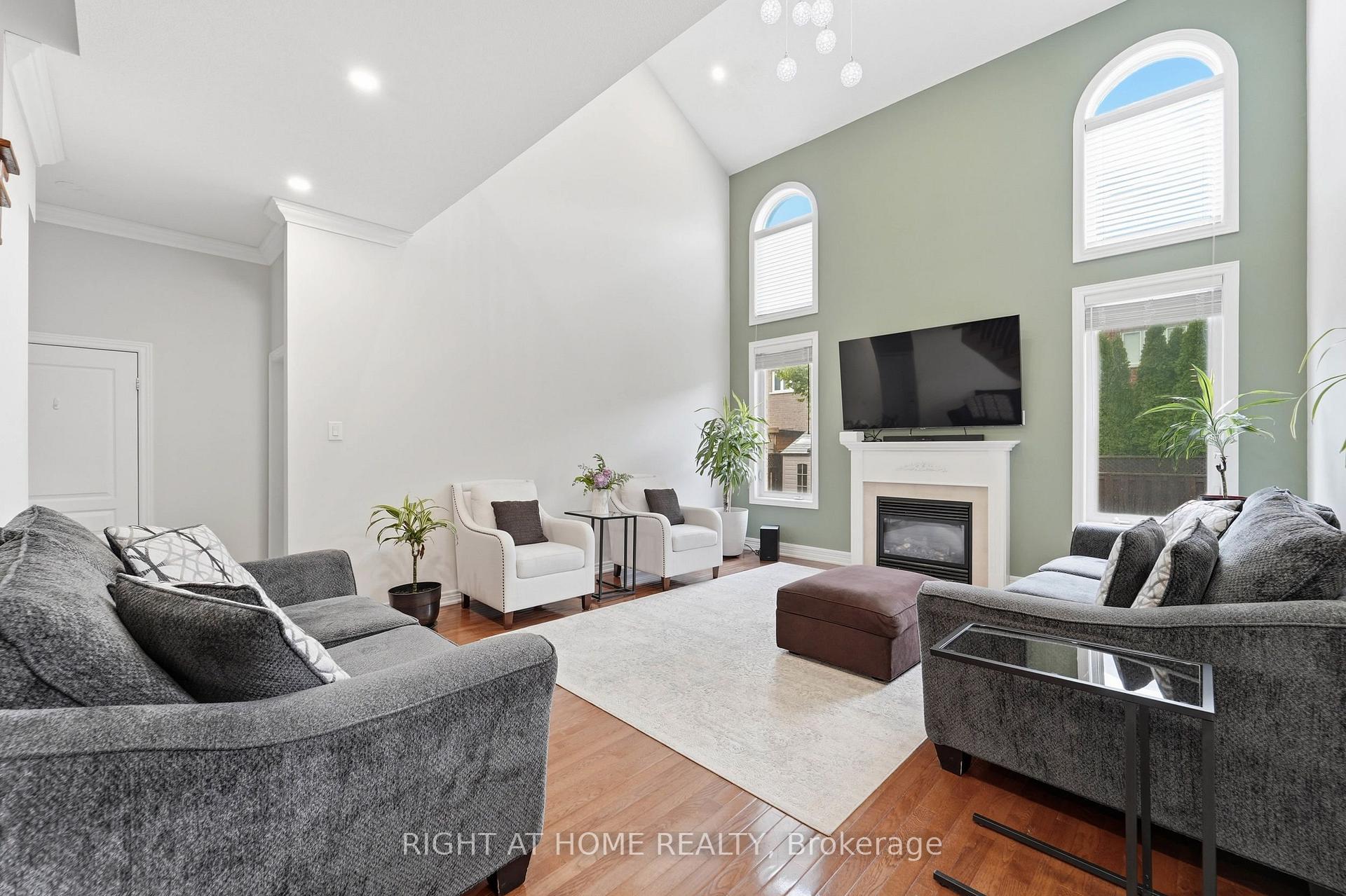 Photo 9 of 27 Hawkweed Manor, Markham, Box Grove — HOMEH