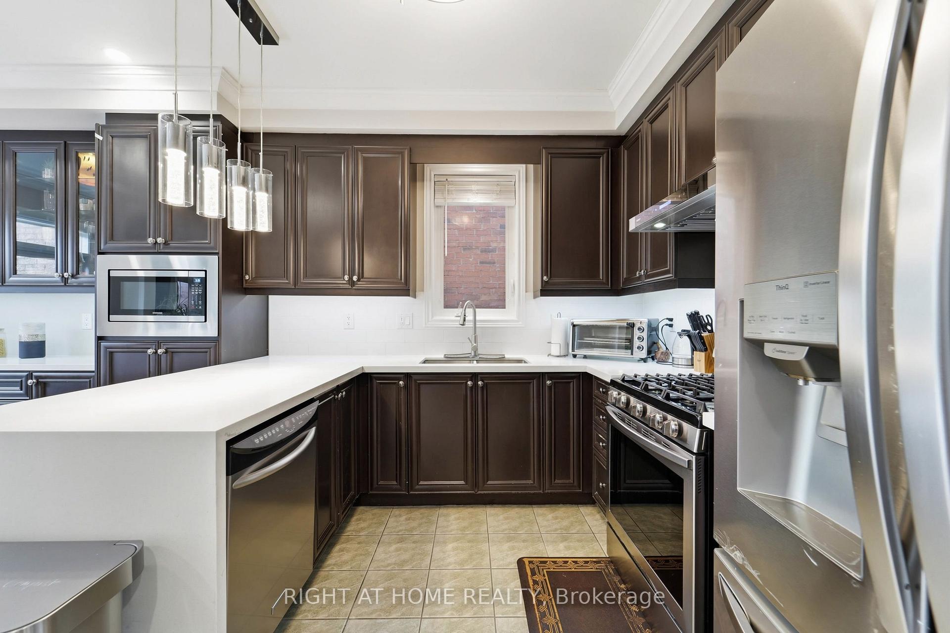 Photo 13 of 27 Hawkweed Manor, Markham, Box Grove — HOMEH