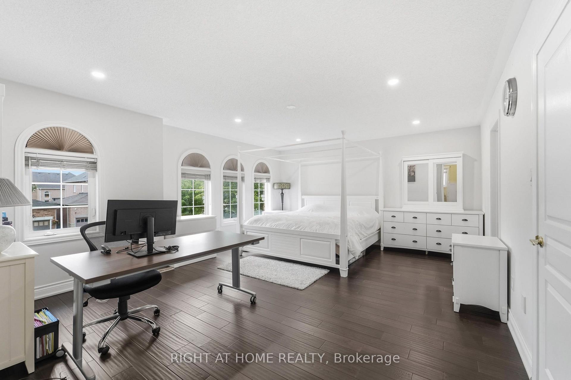 Photo 32 of 27 Hawkweed Manor, Markham, Box Grove — HOMEH