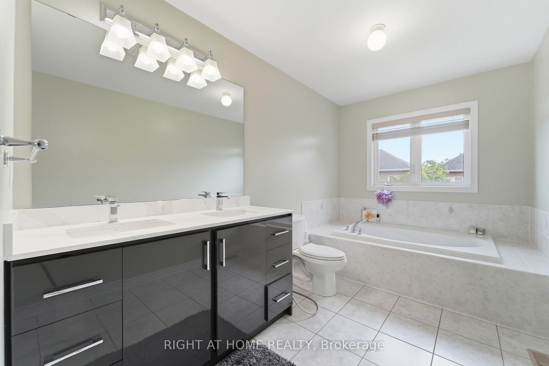 Photo 34 of 27 Hawkweed Manor, Markham, Box Grove — HOMEH