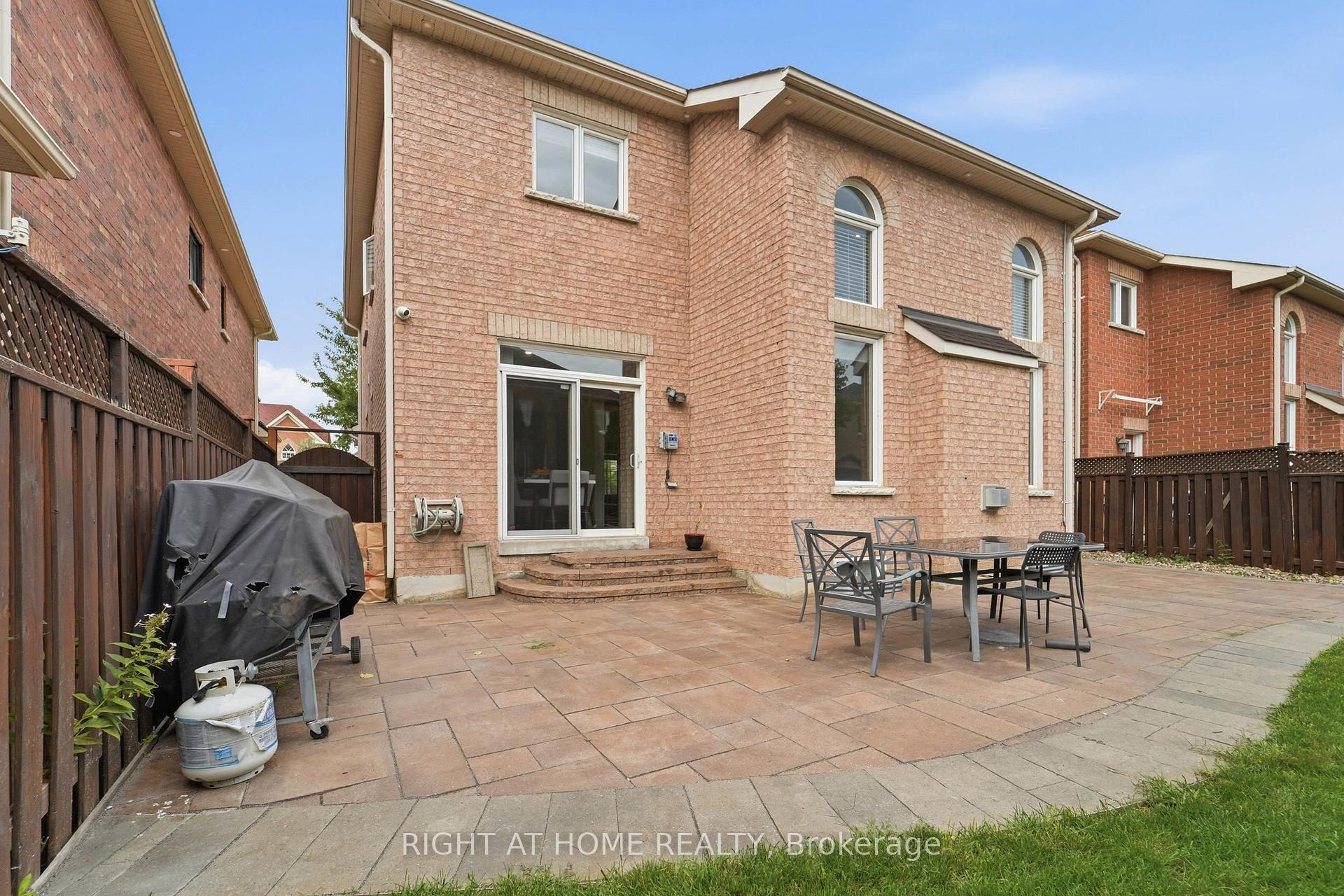 Photo 38 of 27 Hawkweed Manor, Markham, Box Grove — HOMEH