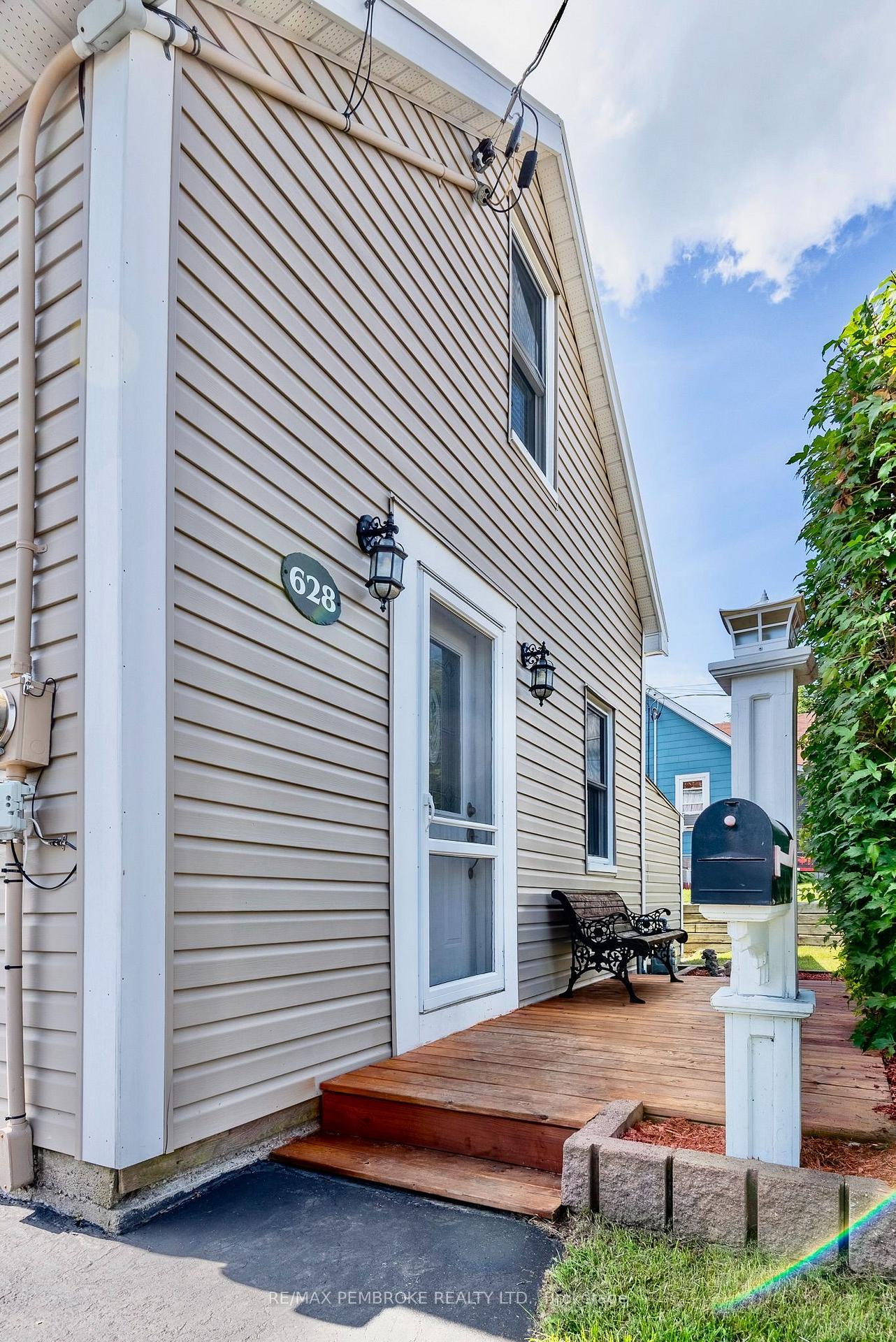 Photo 4 of 628 Perth Street, Pembroke, Pembroke — HOMEH