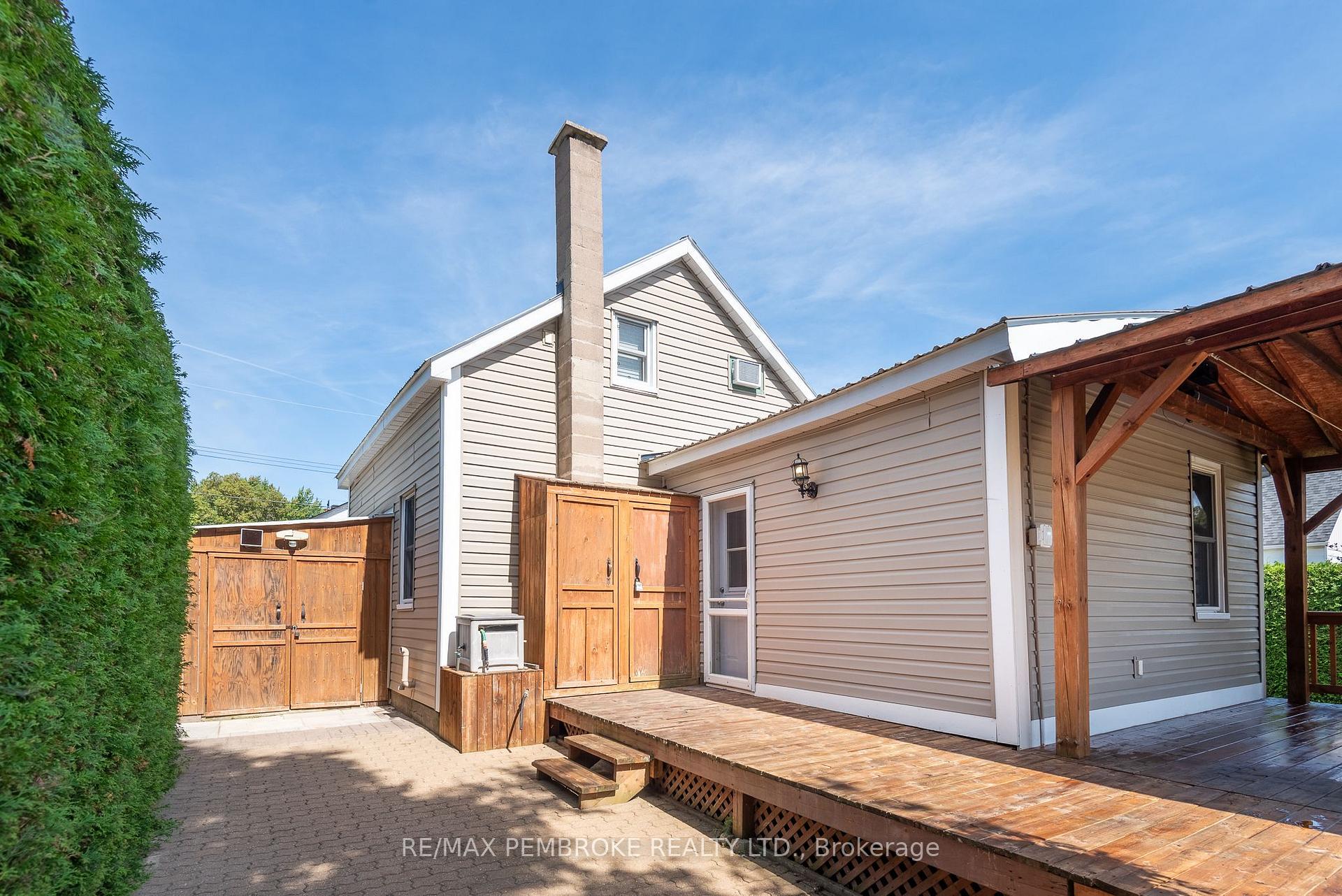 Photo 8 of 628 Perth Street, Pembroke, Pembroke — HOMEH